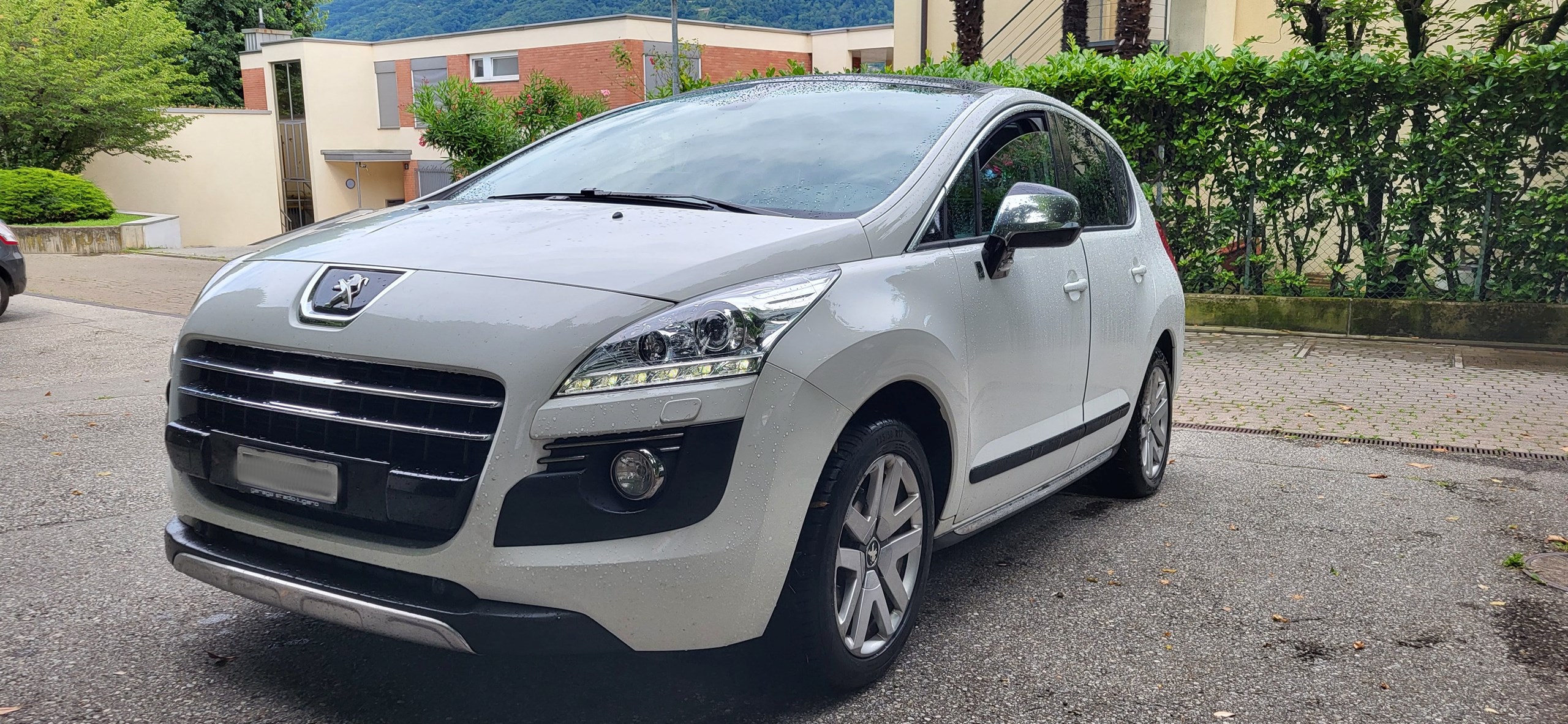 PEUGEOT 3008 HYbrid4 2.0 HDI EGS6