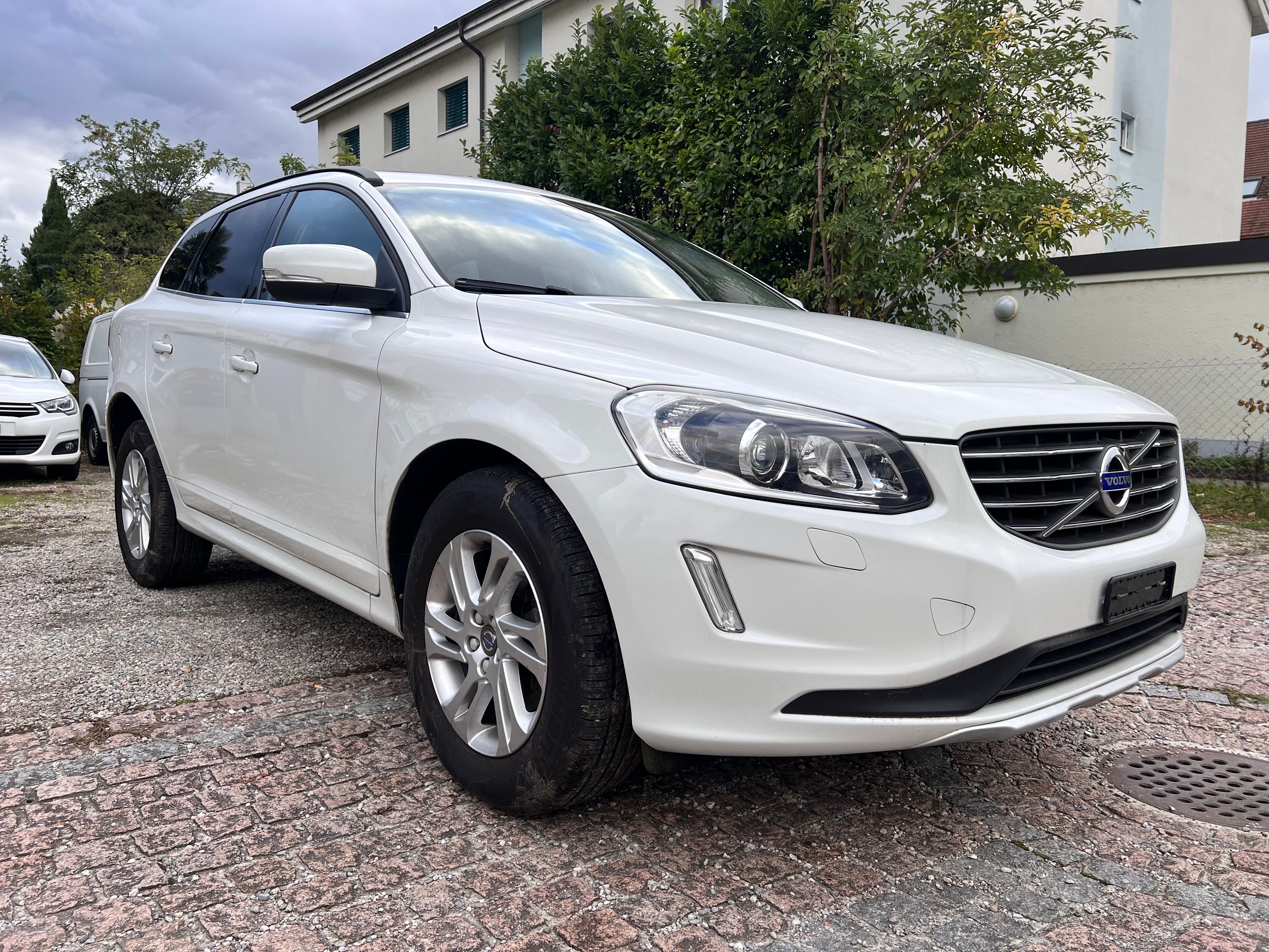 VOLVO XC60 D4 AWD Momentum Geartronic