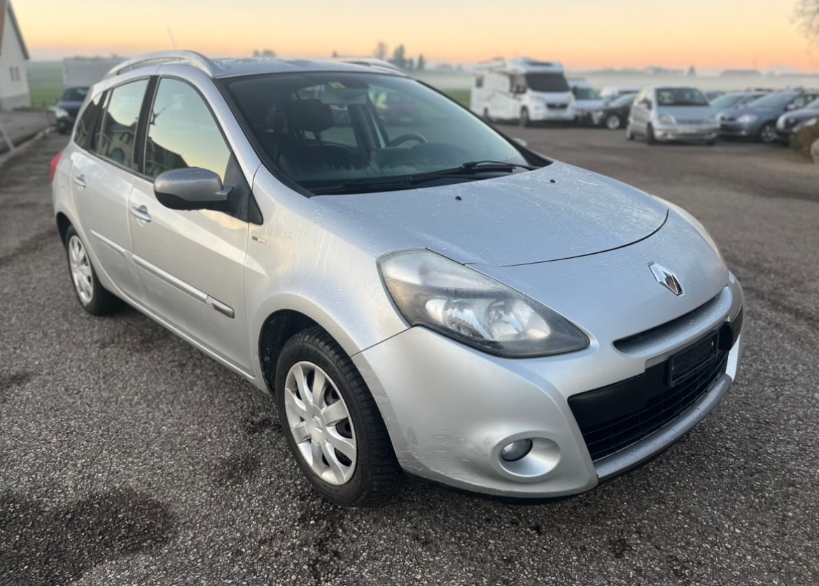 RENAULT Clio Grandtour 1.6 16V Exception Automatic