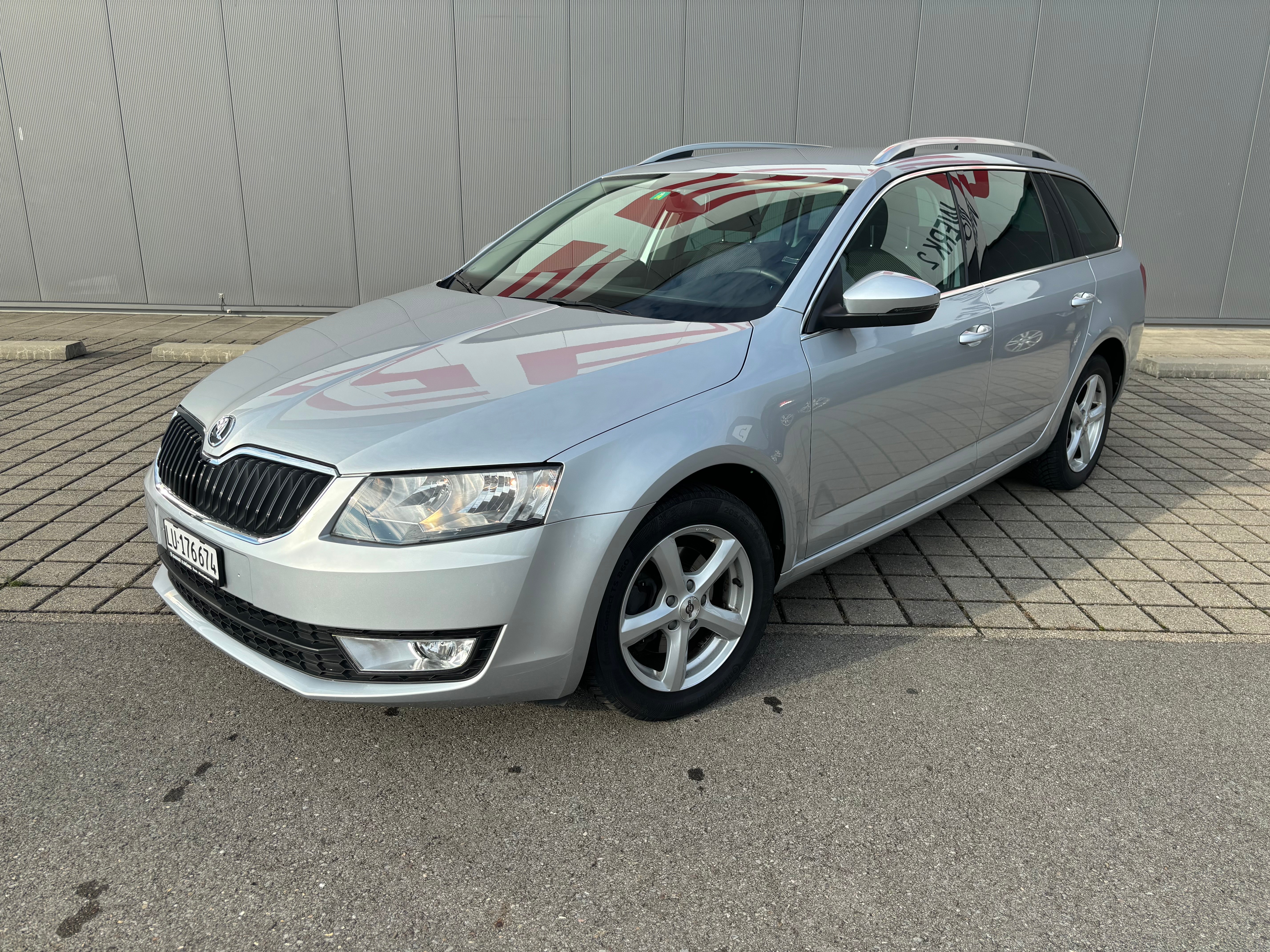 SKODA Octavia Combi 2.0 TDI Elegance