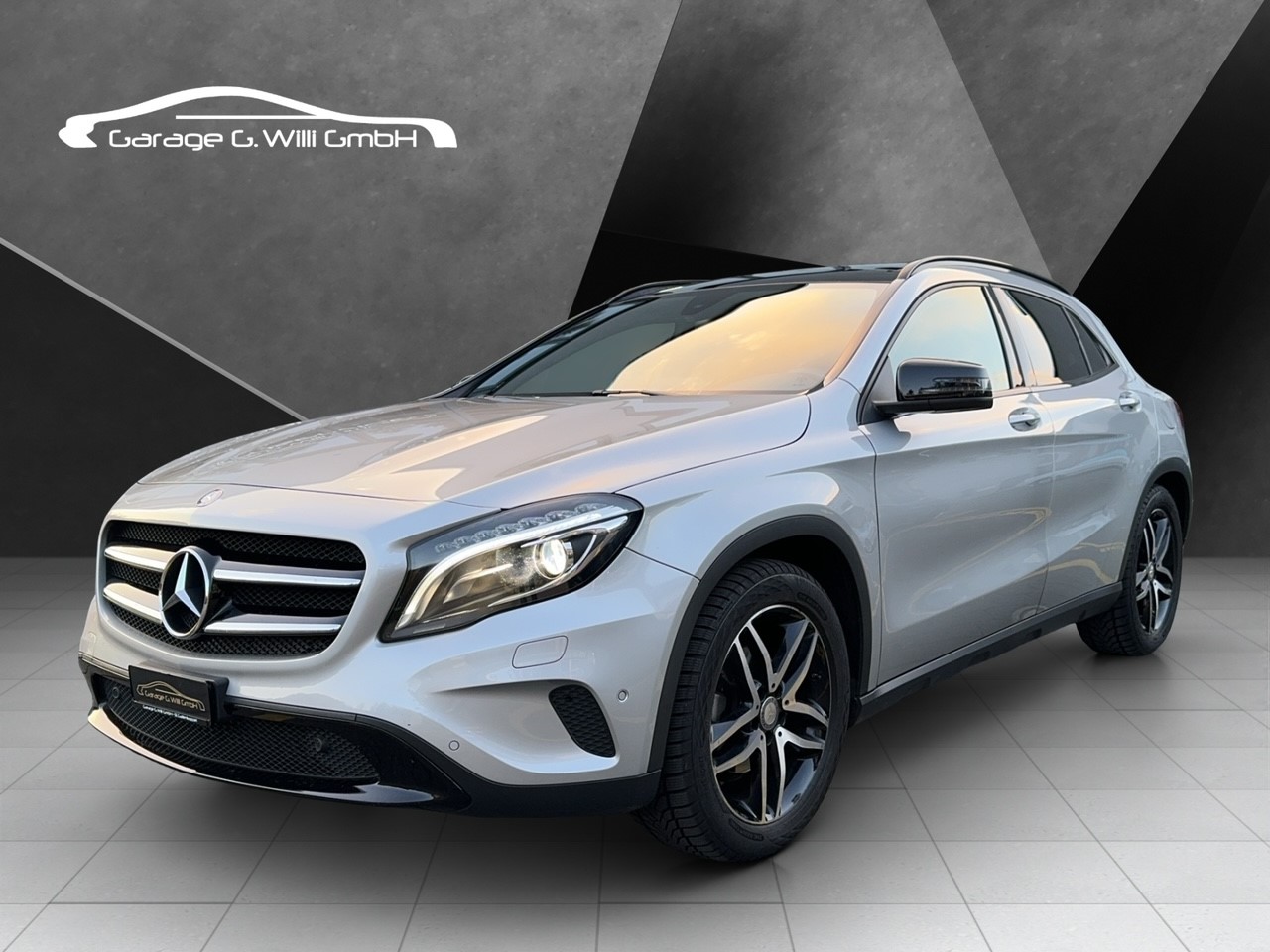 MERCEDES-BENZ GLA 200 Night Star 7G-DCT