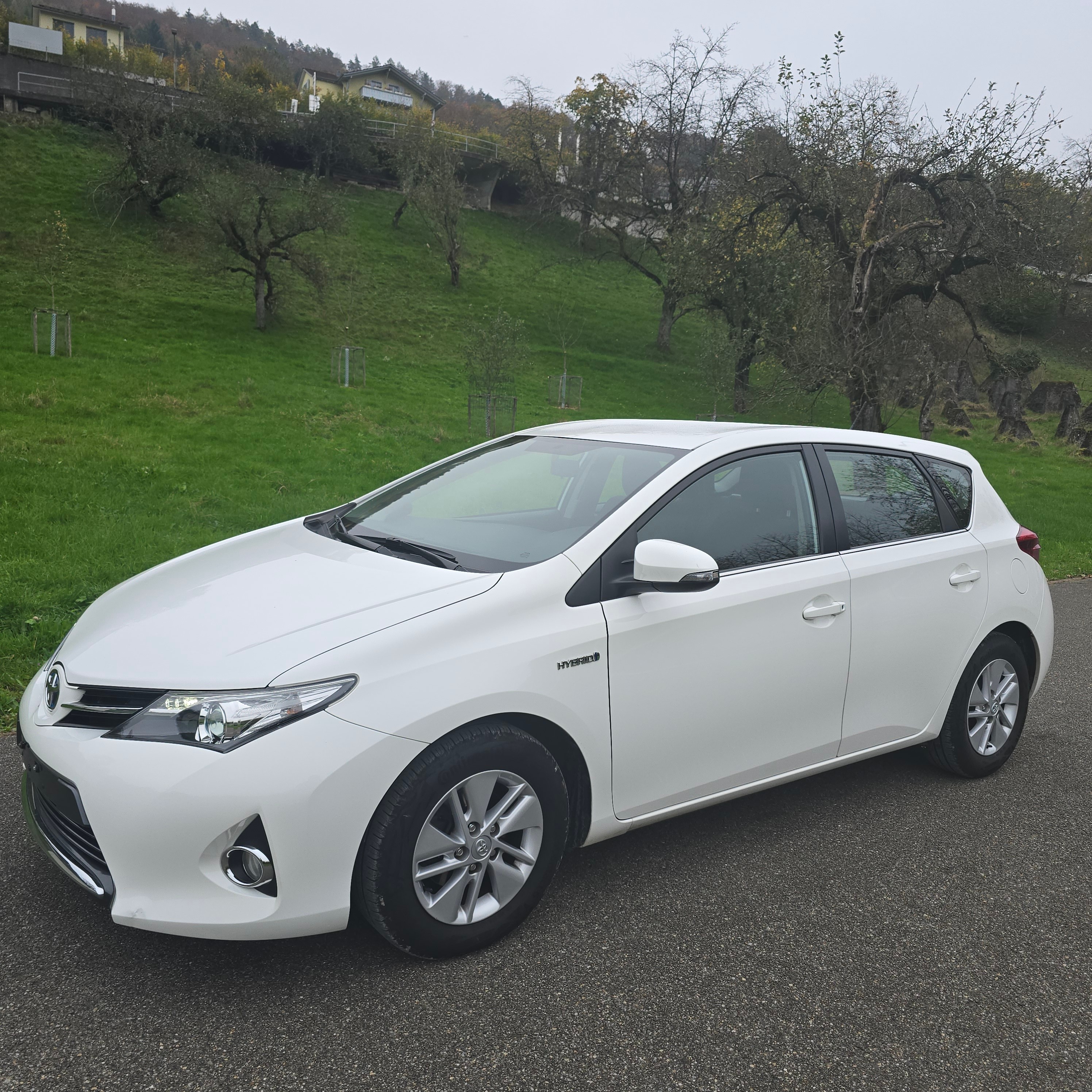 TOYOTA Auris 1.8 16V HSD Linea Luna