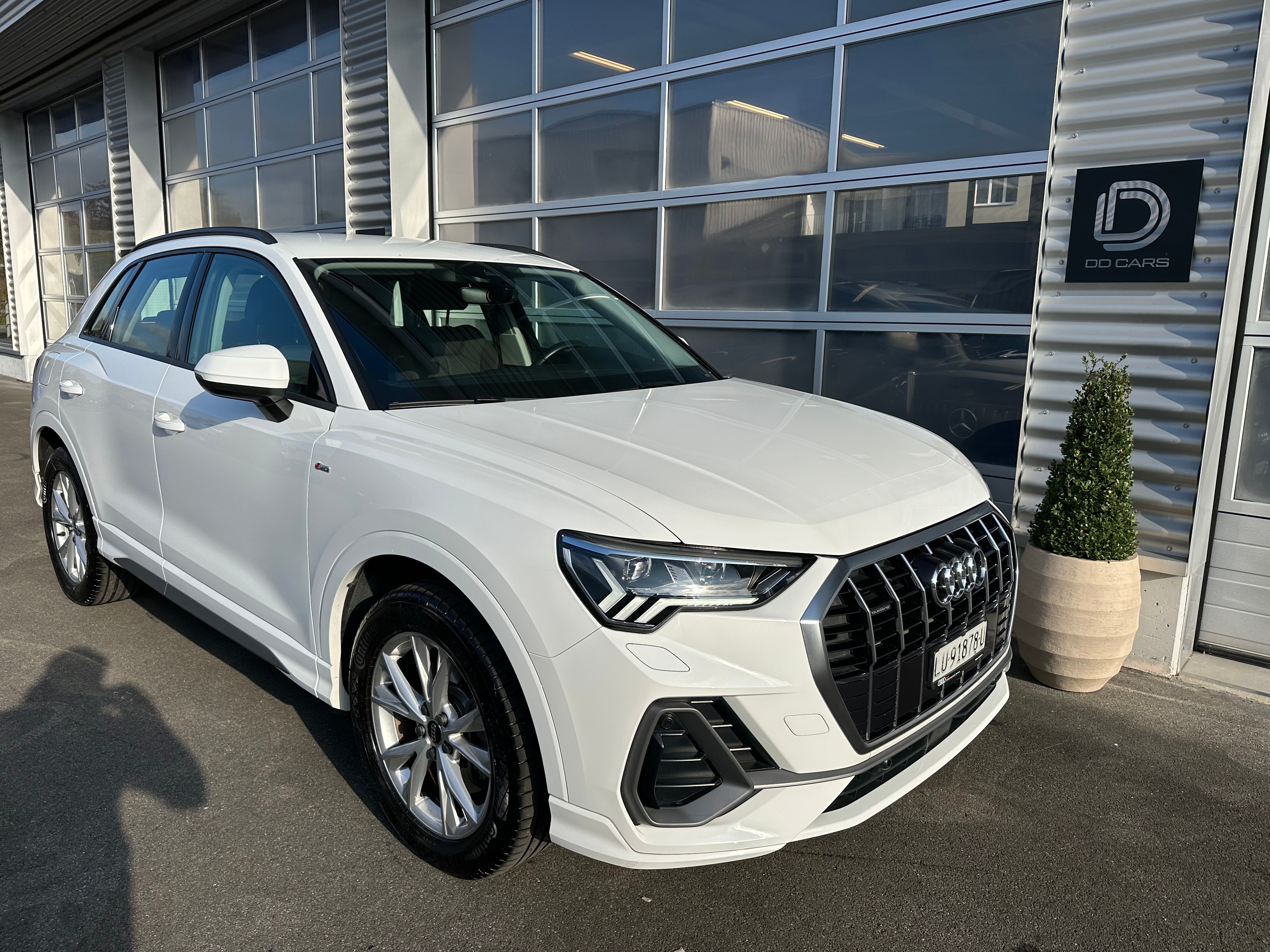 AUDI Q3 40 TFSI S line quattro S-tronic