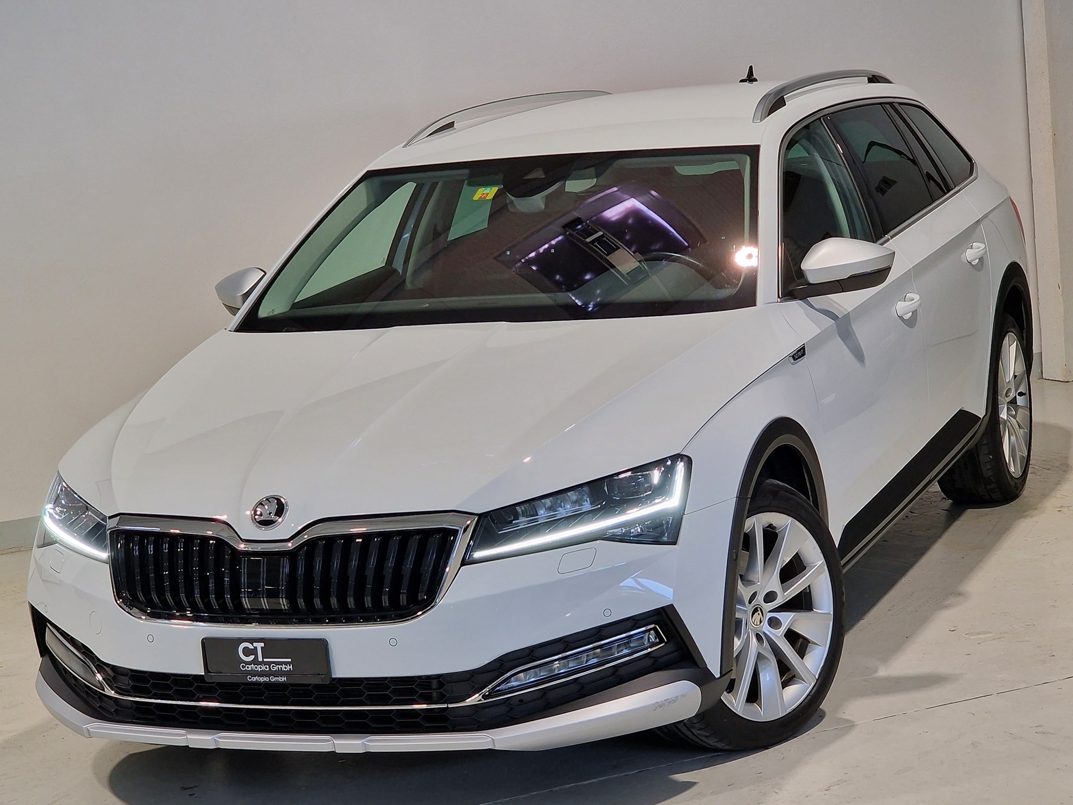 SKODA Superb 2.0 TDi Scout 4x4 DSG