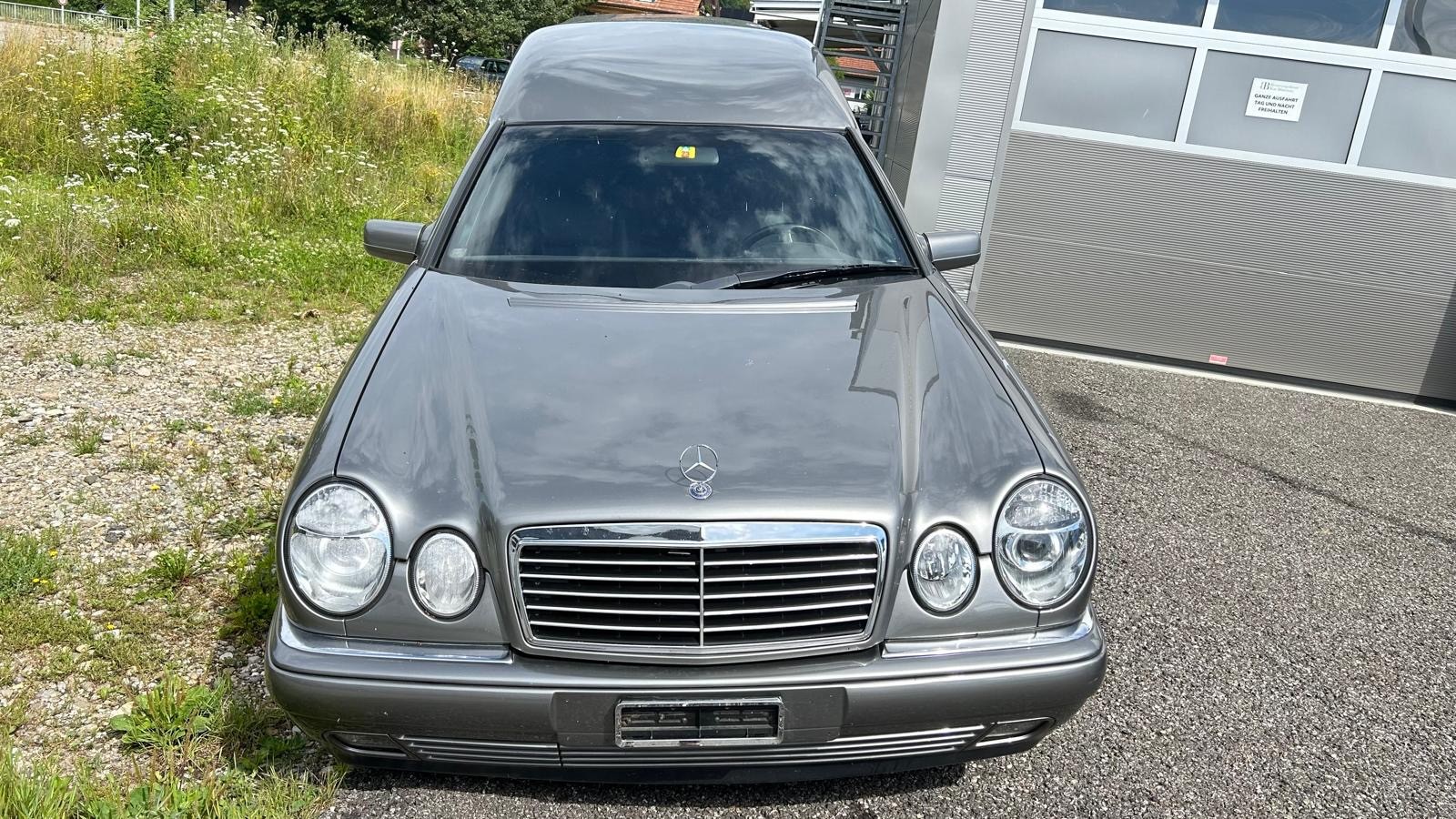 MERCEDES-BENZ E 240 Avantgarde. .