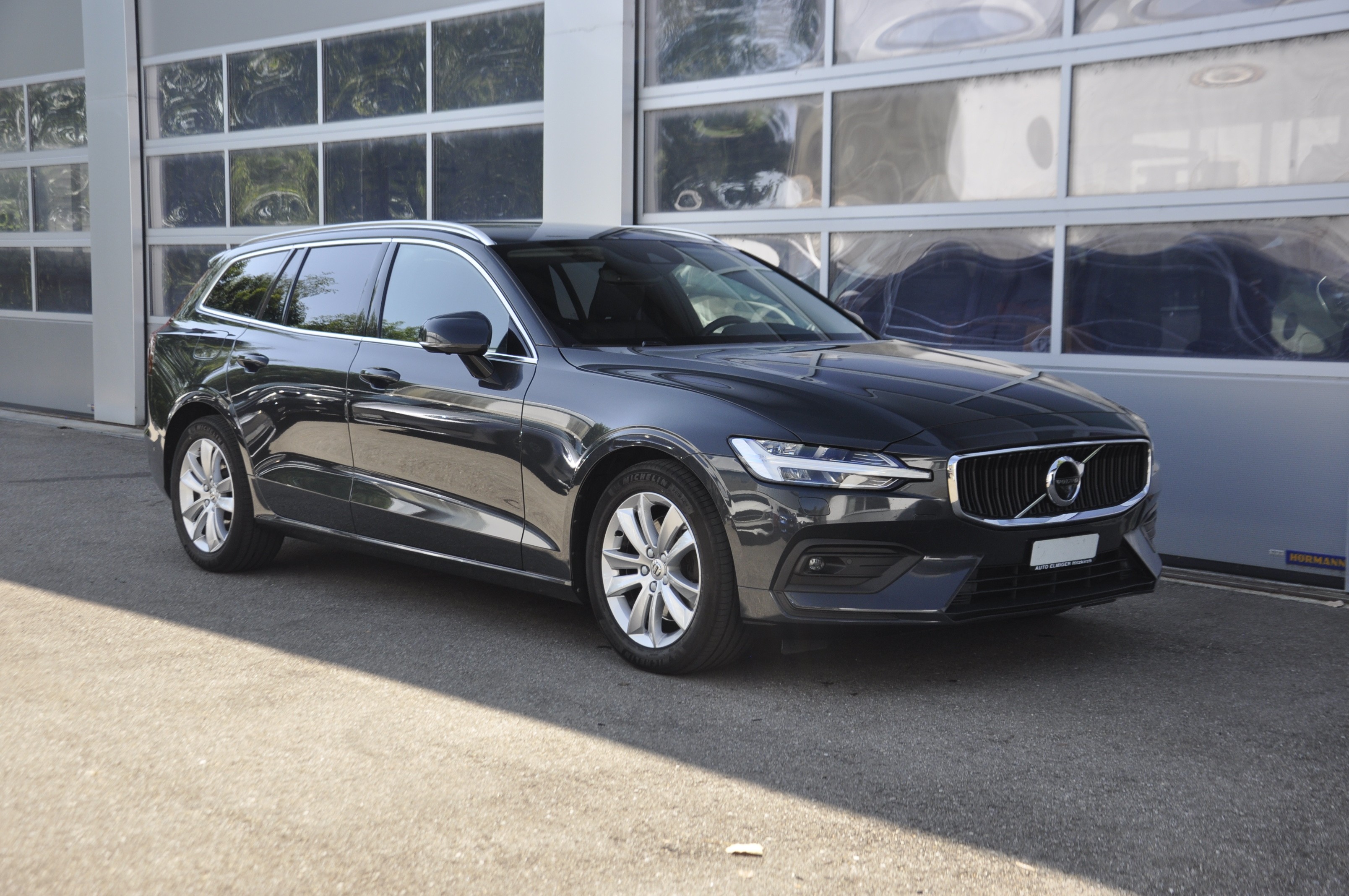 VOLVO V60 D4 Momentum Geartronic