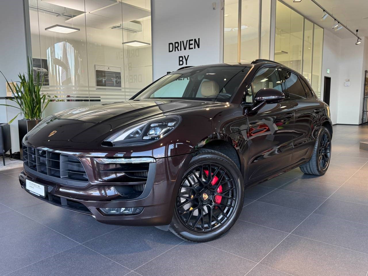 PORSCHE MACAN GTS