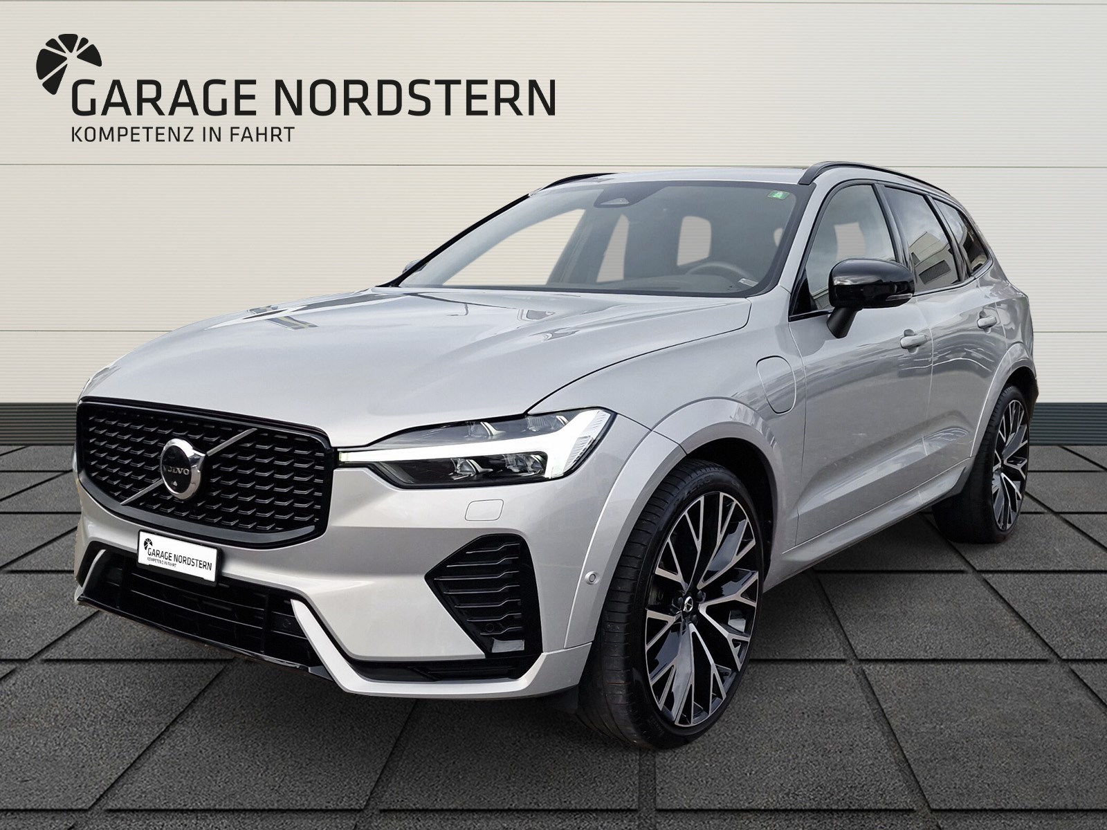 VOLVO XC60 2.0 T6 TE R-Design eAWD