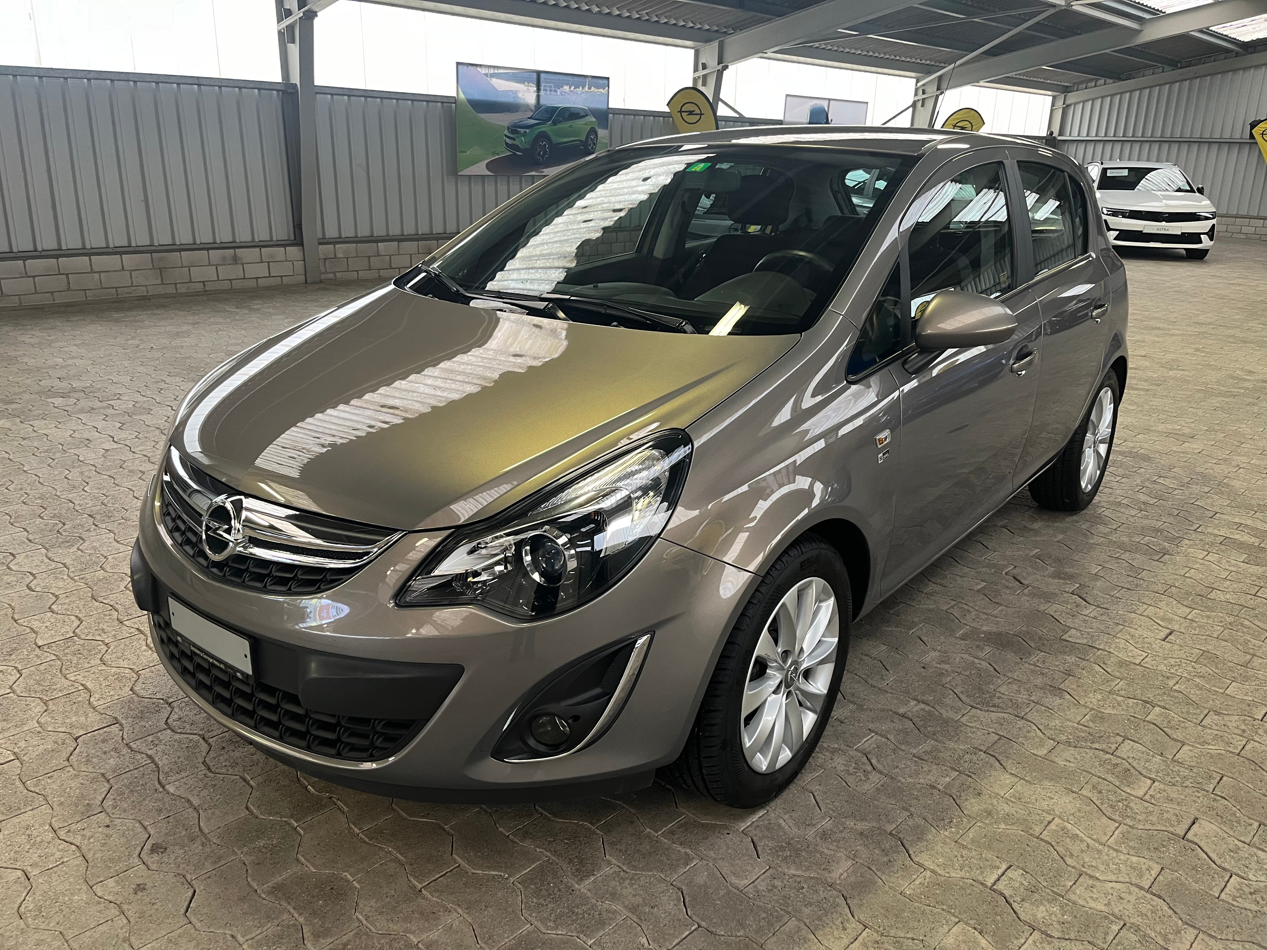 OPEL Corsa 1.4 Turbo Anniversary Edition