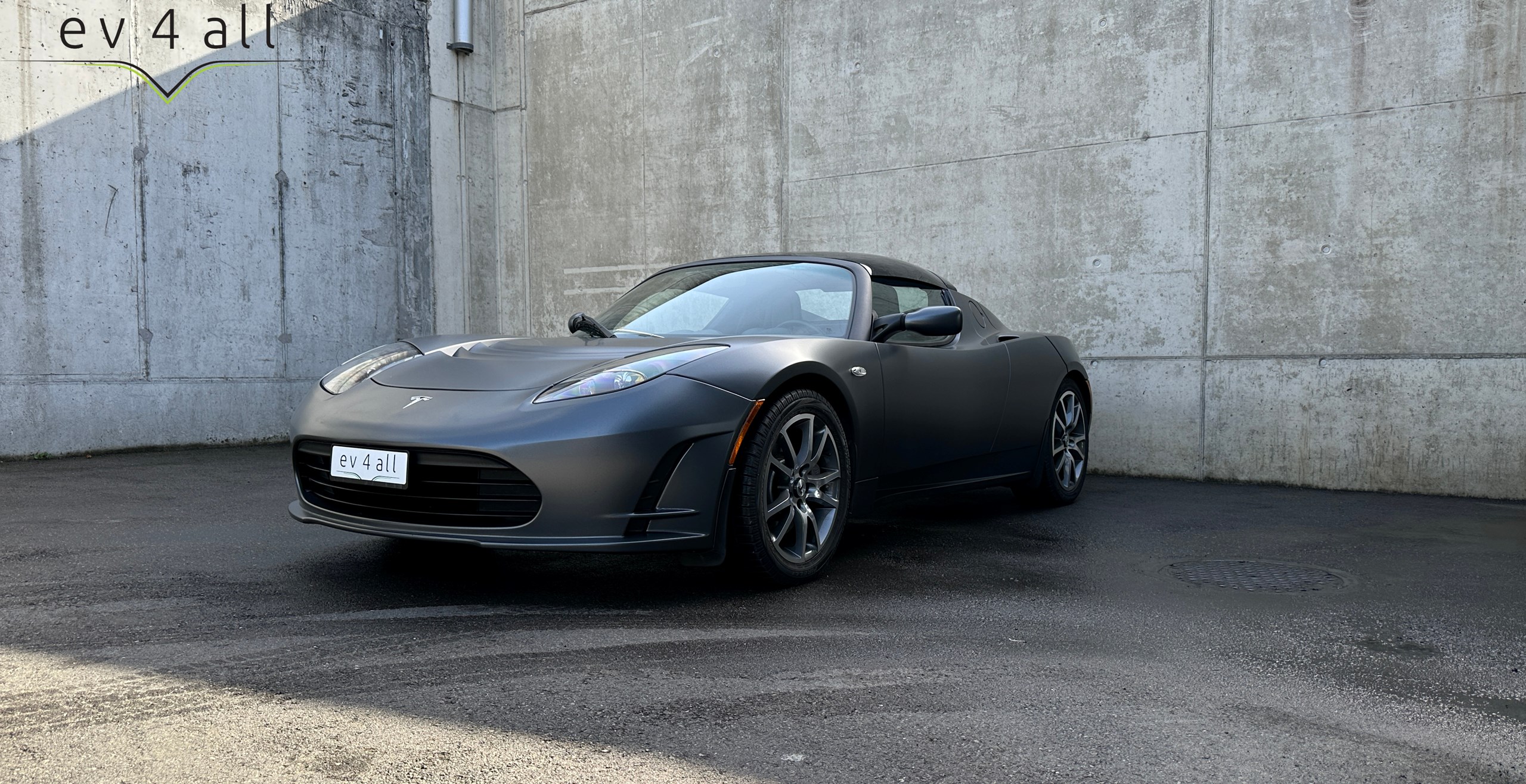 TESLA Roadster 2.5, Matte Anthracite Covering, GPS, Rearview camera, Check Battery done, Good Condition