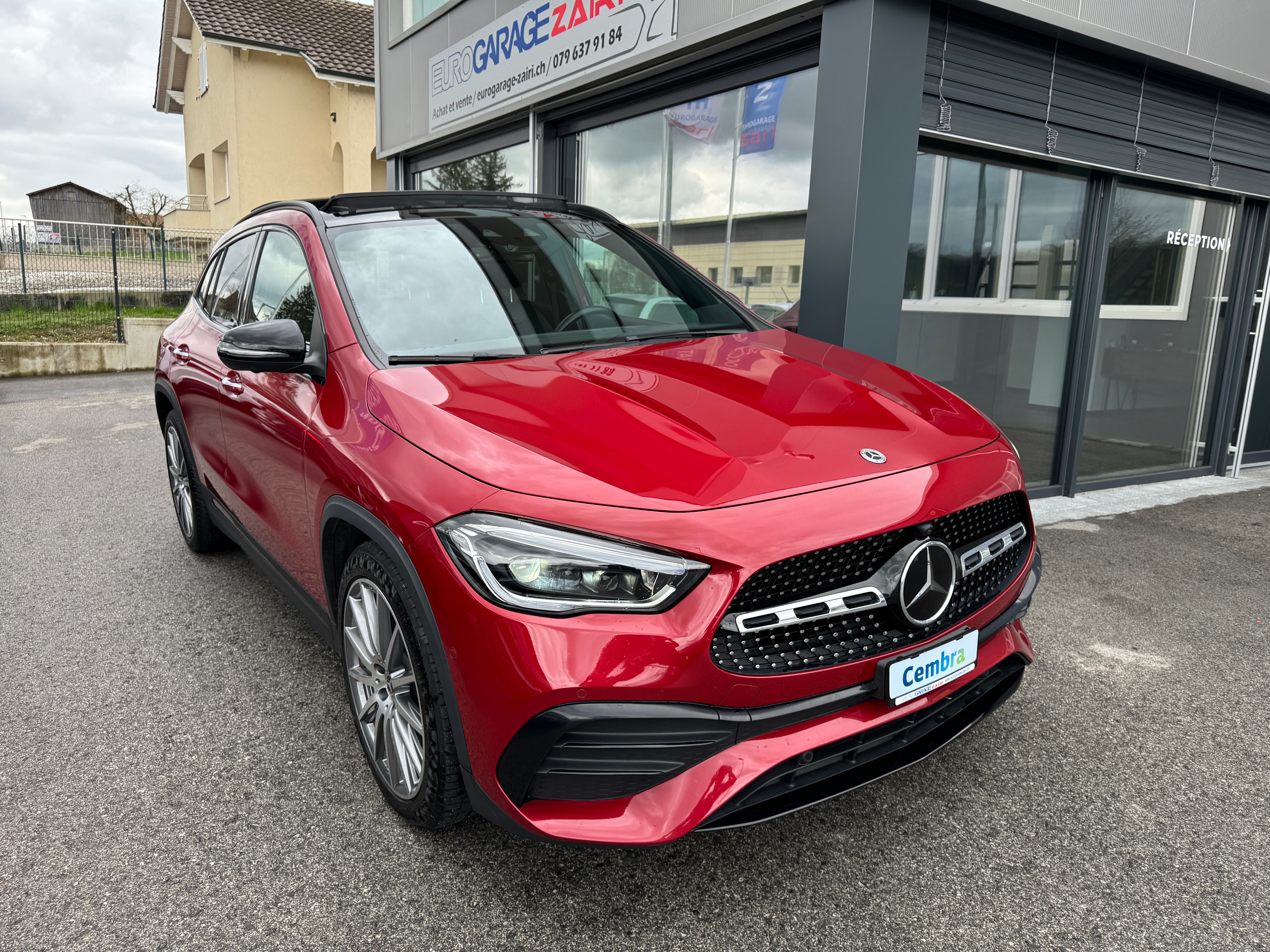 MERCEDES-BENZ GLA 250 4Matic AMG Line 8G-DCT