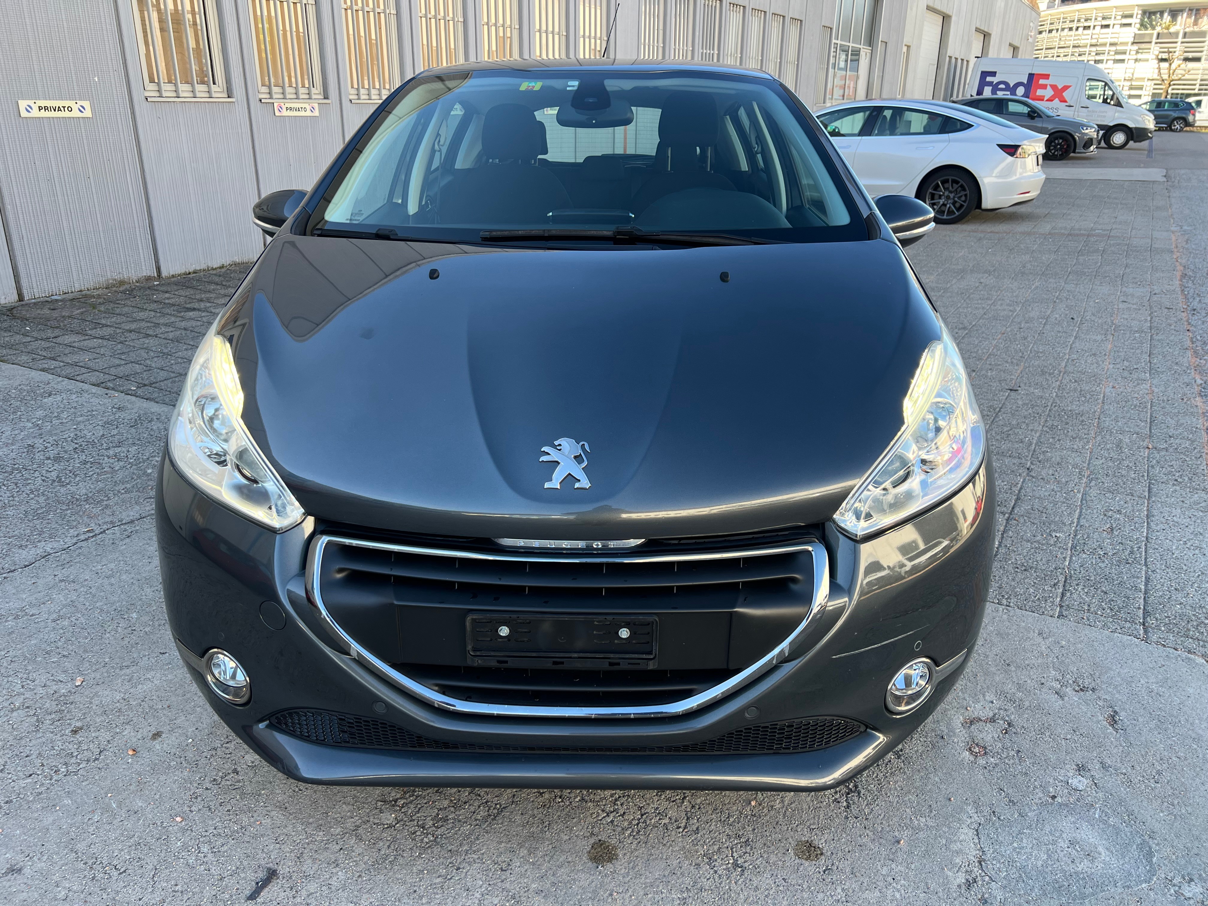 PEUGEOT 208 1.2 THP Allure