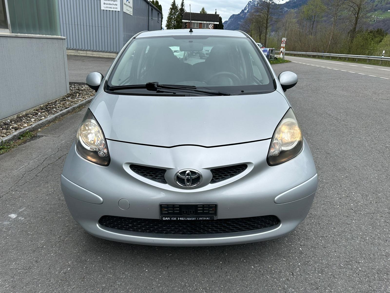 TOYOTA Aygo 1.0 Linea Luna Cool