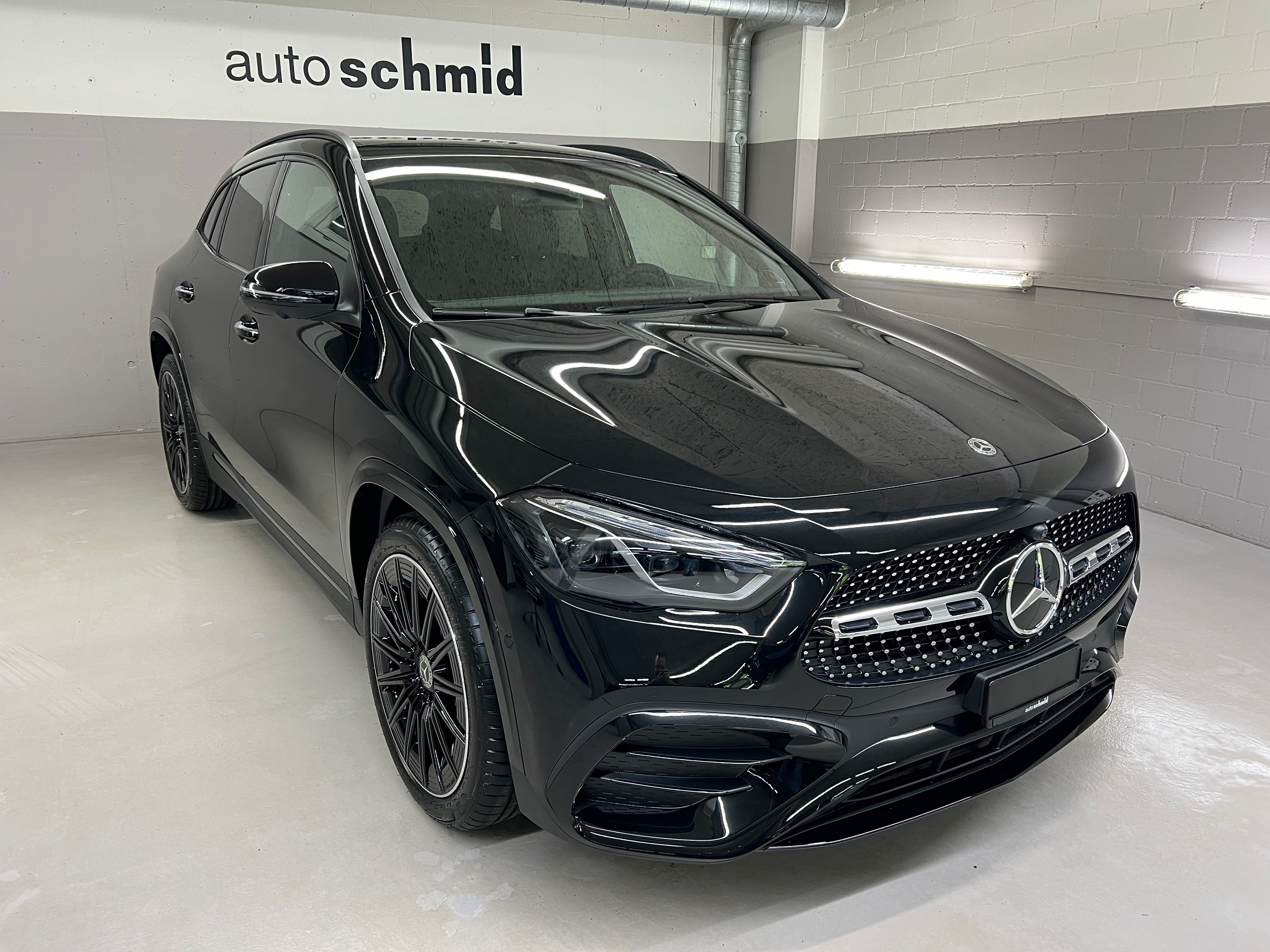 MERCEDES-BENZ GLA 250 4MATIC Swiss Star