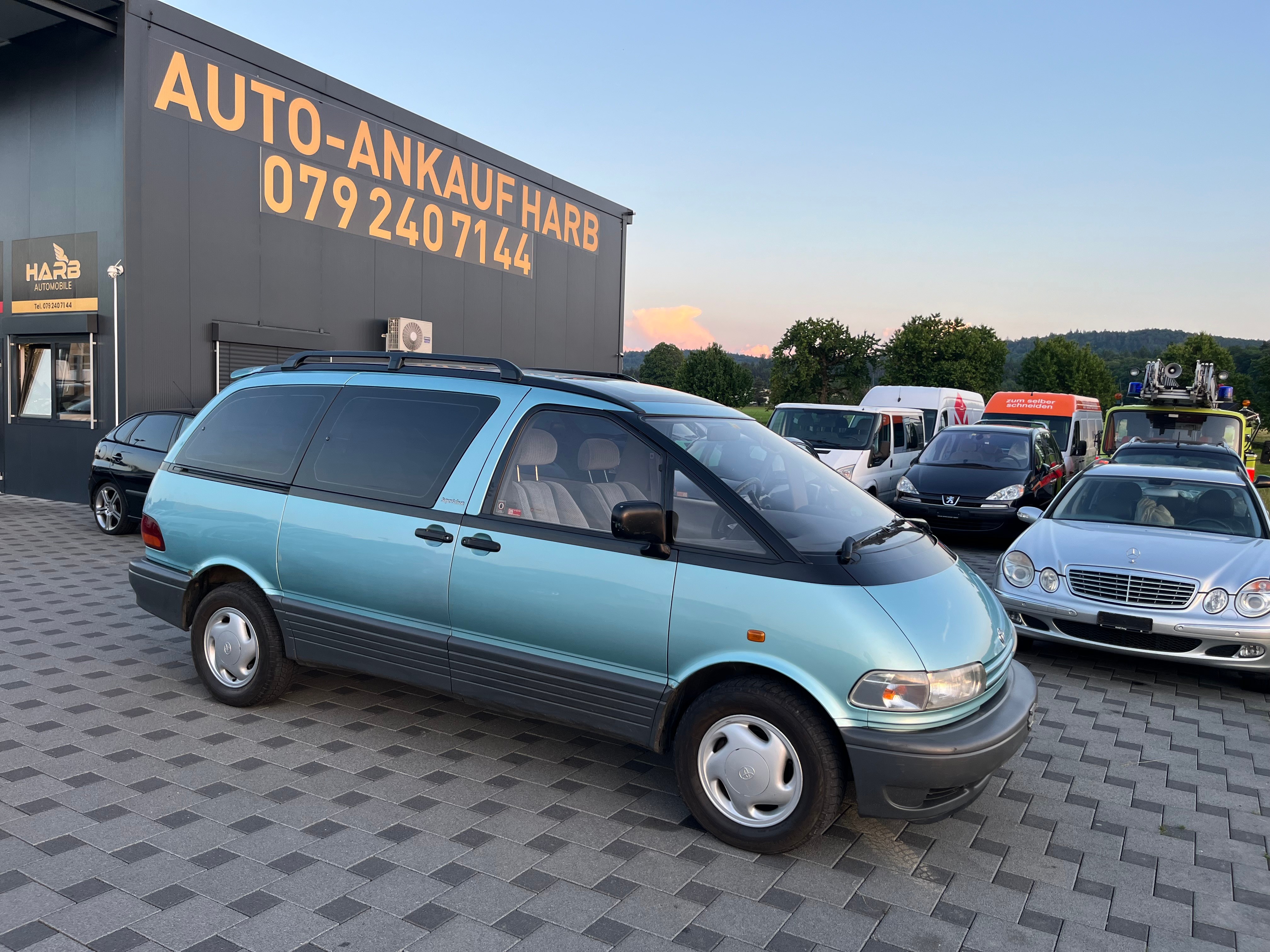 TOYOTA Previa Super Saloon 4x2