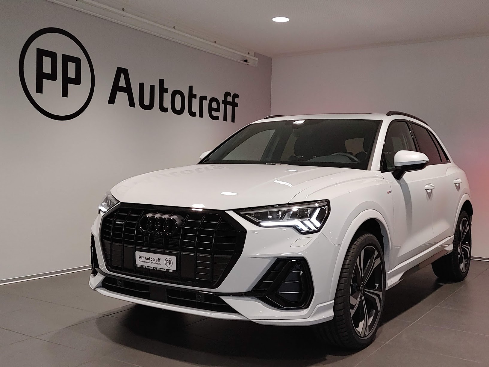 AUDI Q3 40 TFSI S line quattro S-tronic