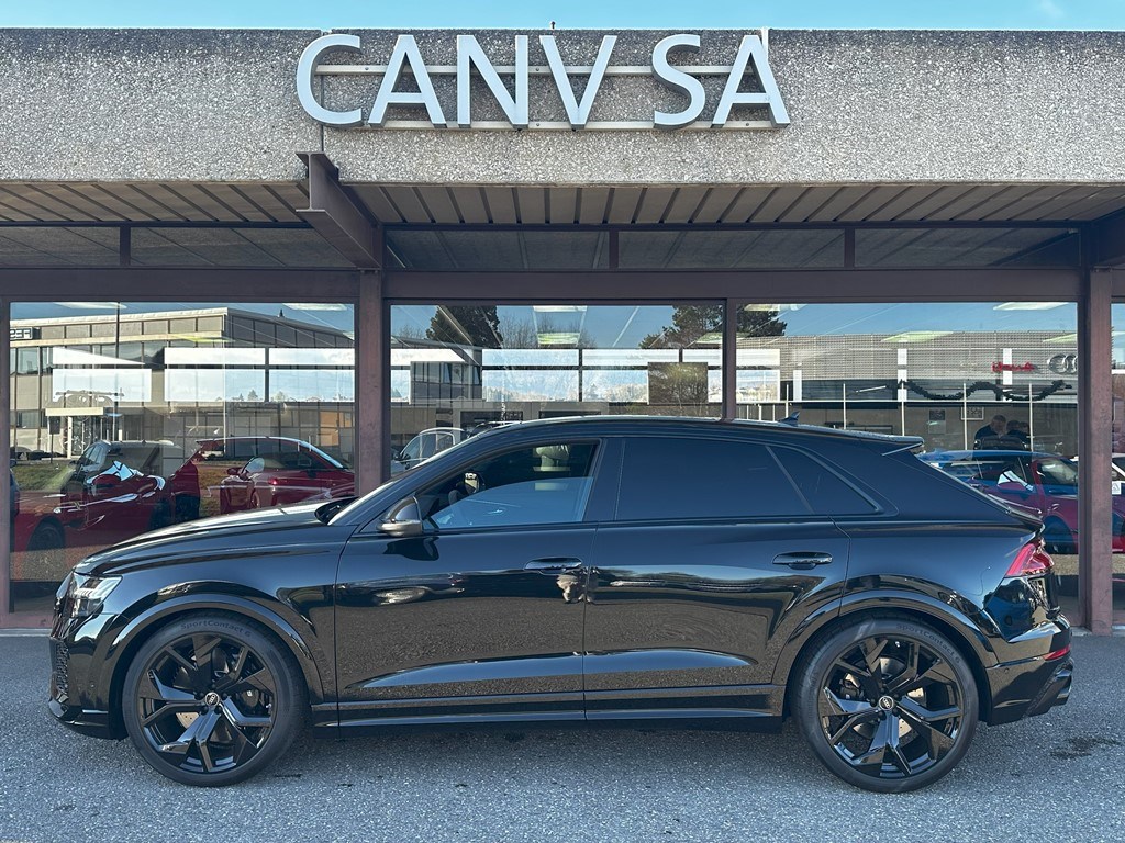 AUDI RSQ8