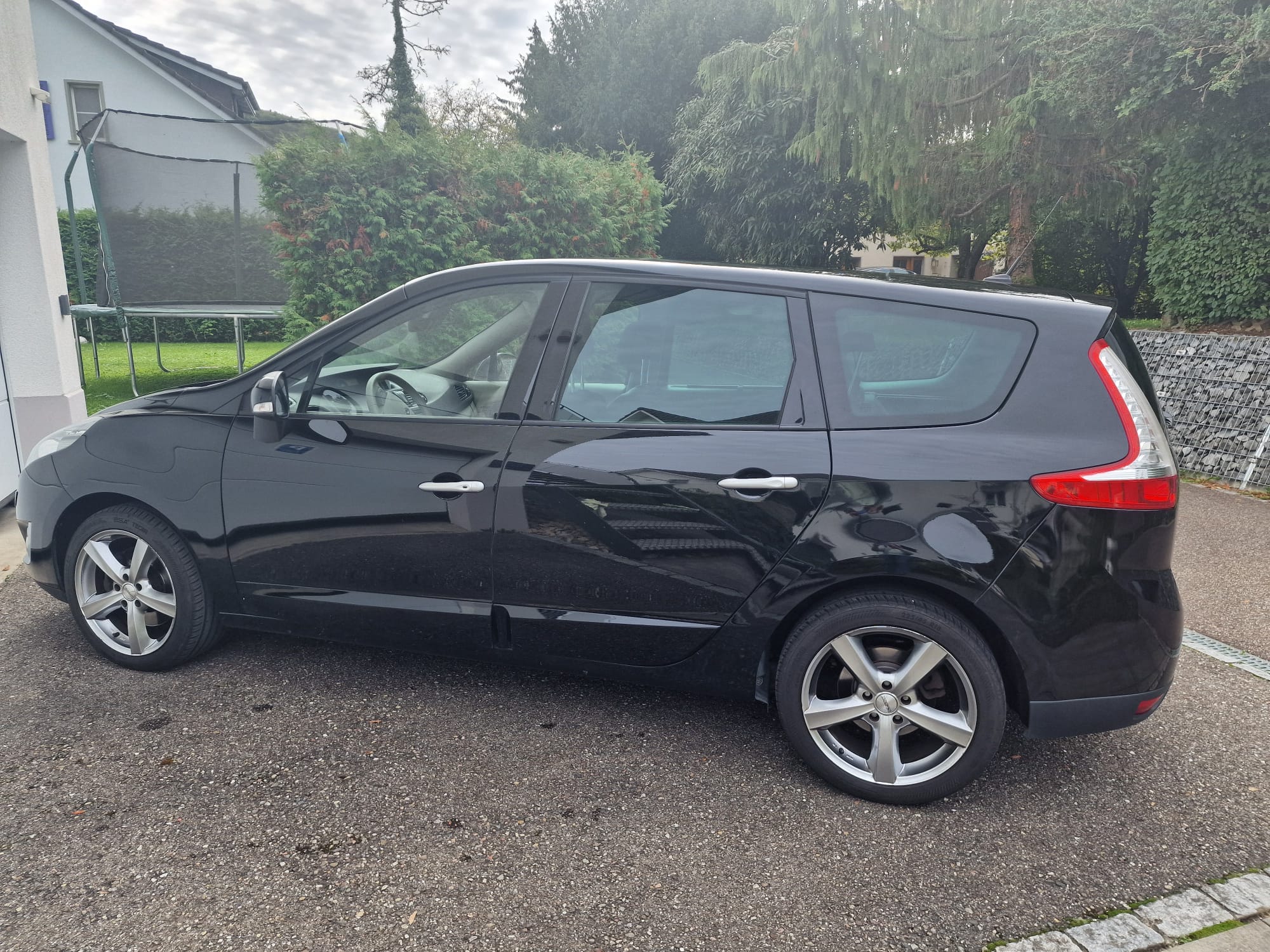 RENAULT Grand Scénic 2.0 dCi Luxe