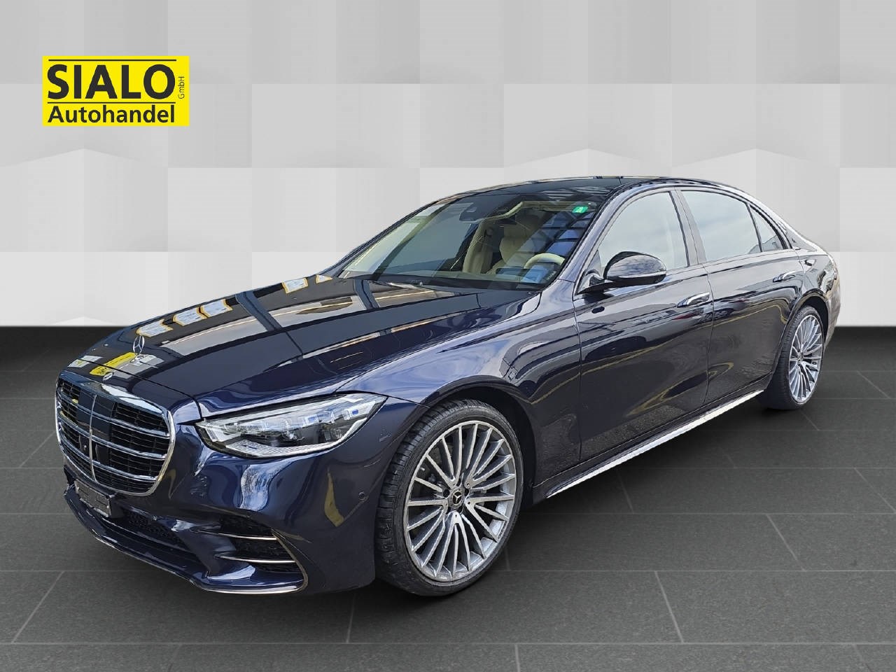 MERCEDES-BENZ S 580 V8 AMG Line 4matic lang