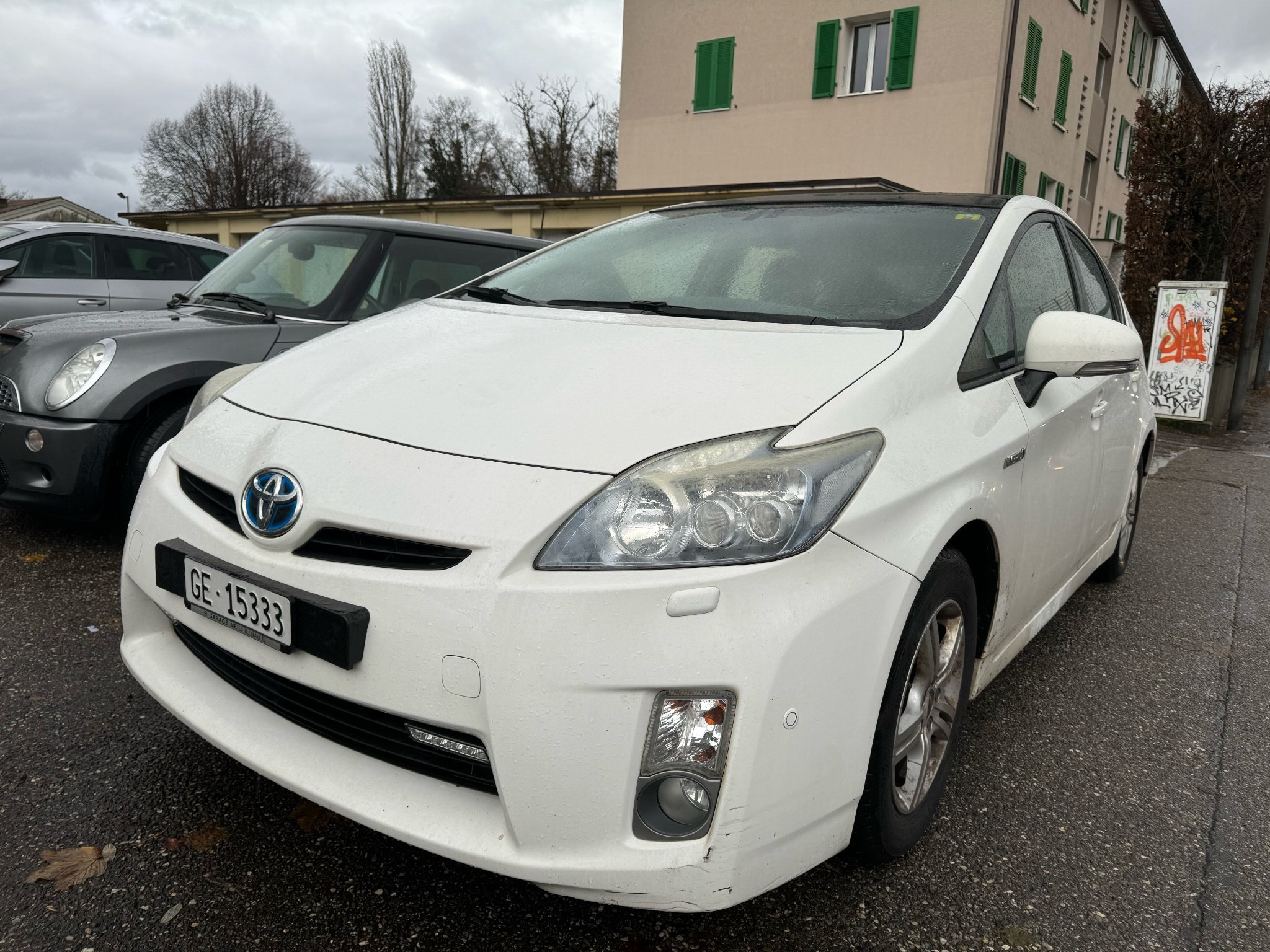 TOYOTA Prius 1.8 16V HSD Sol Premium