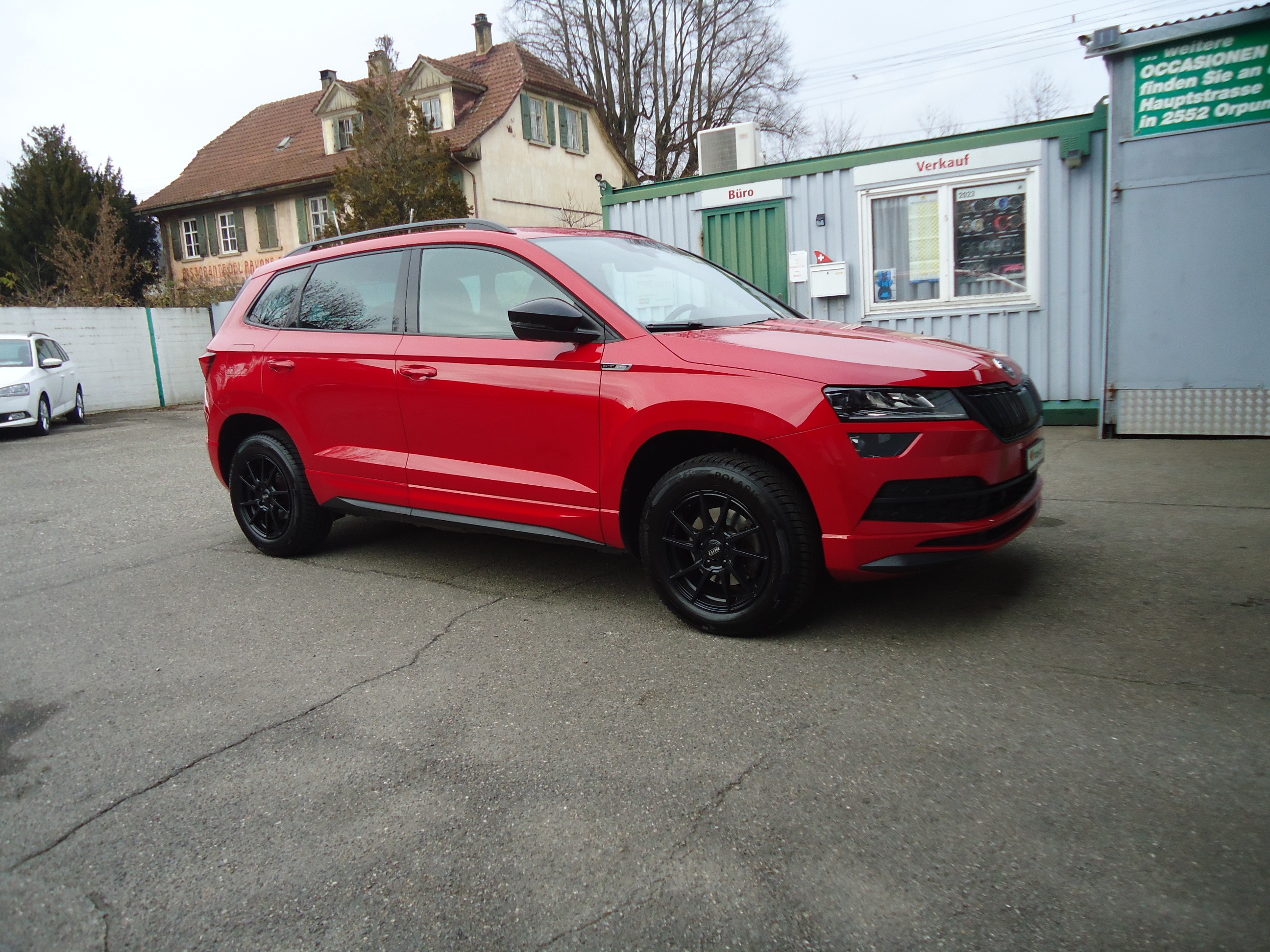 SKODA Karoq 1.5 TSI ACT SportLine DSG mit Glasschiebedach