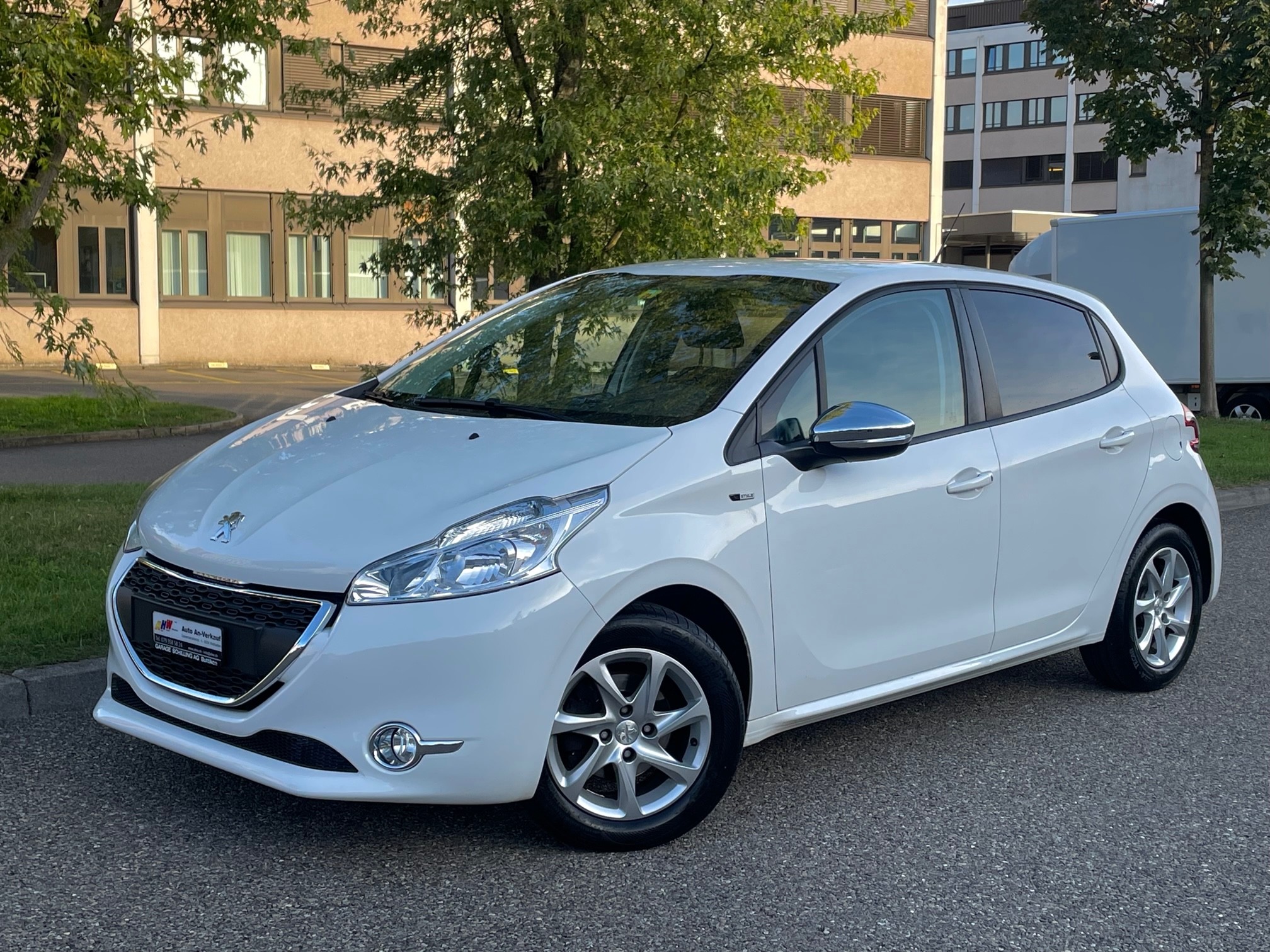 PEUGEOT 208 1.2 VTI Style Frisch ab MFK