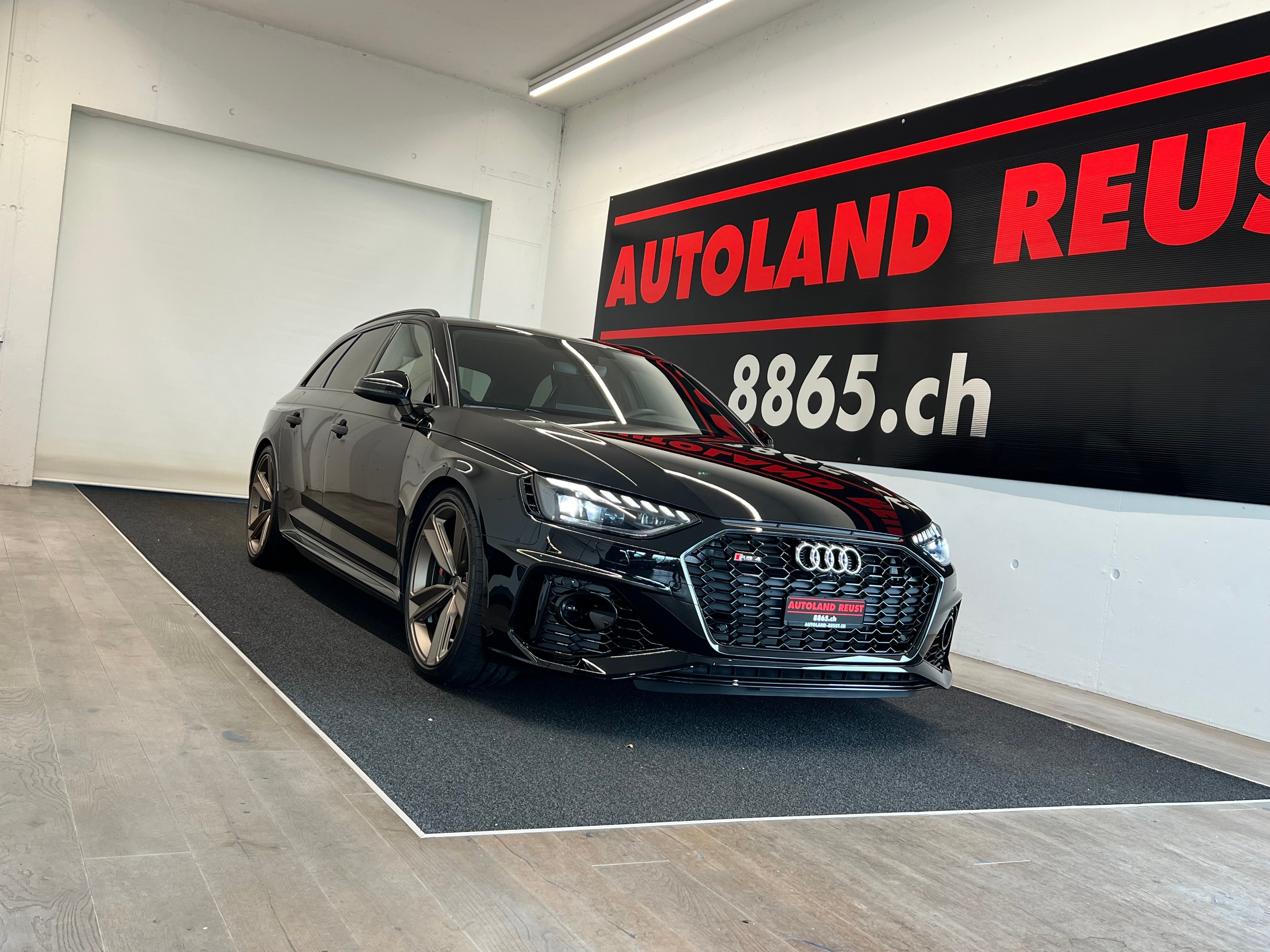 AUDI RS4 Avant quattro tiptronic