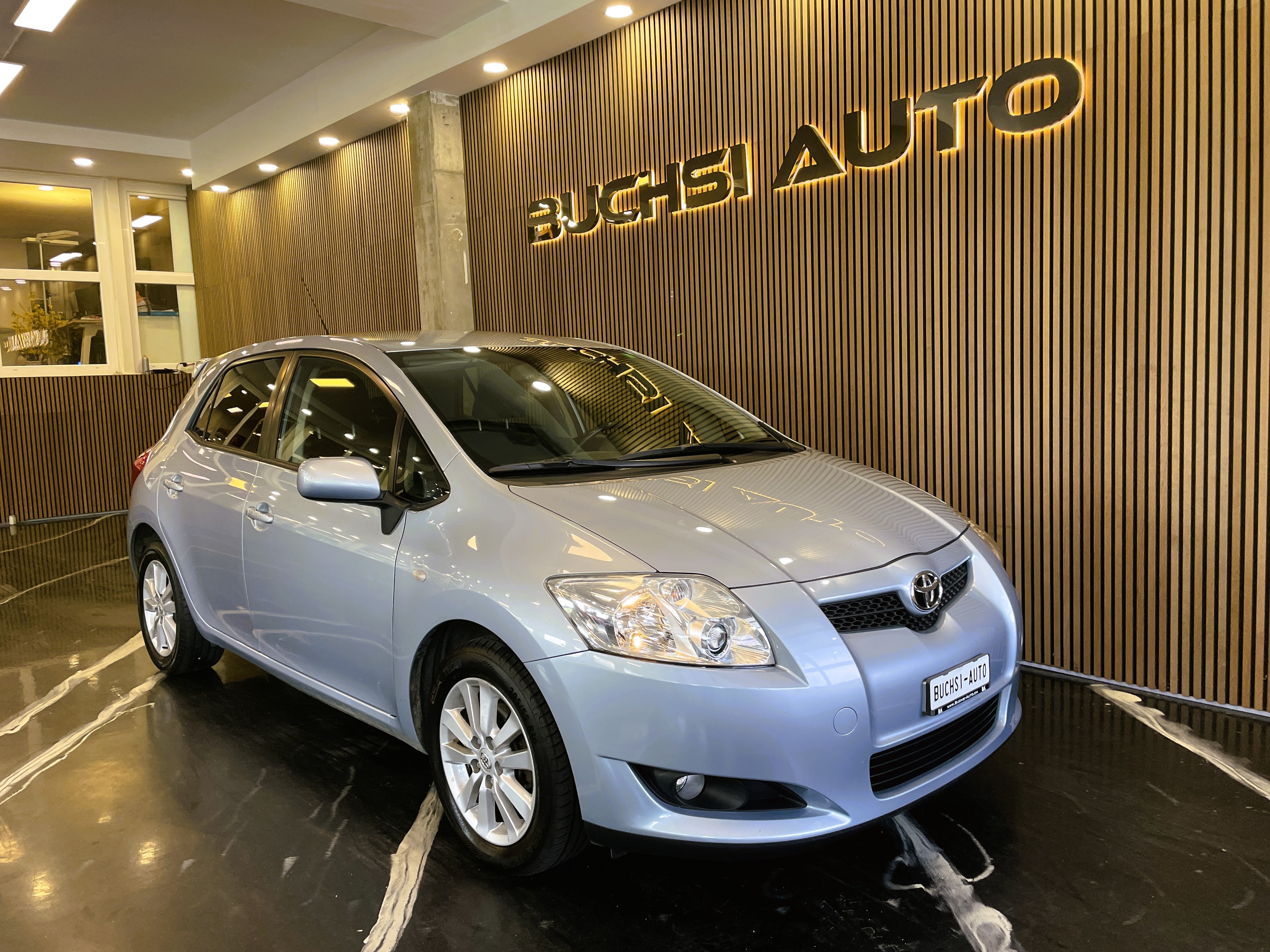 TOYOTA Auris 1.6 Linea Luna