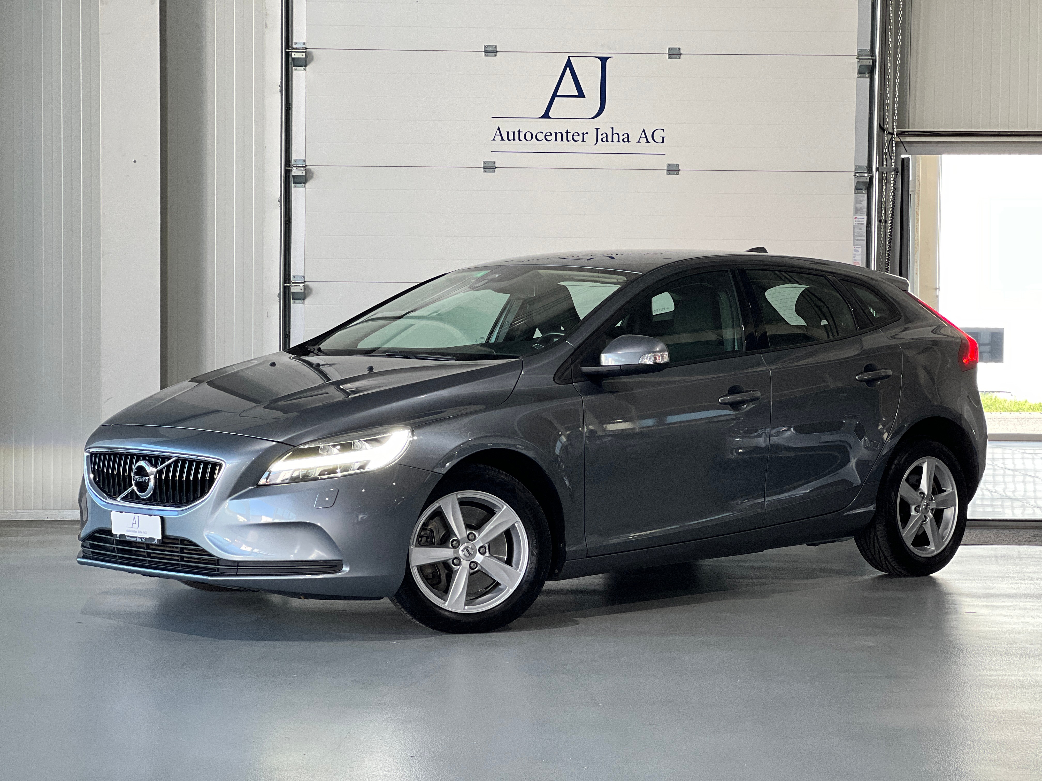 VOLVO V40 D2 Kinetic Geartronic