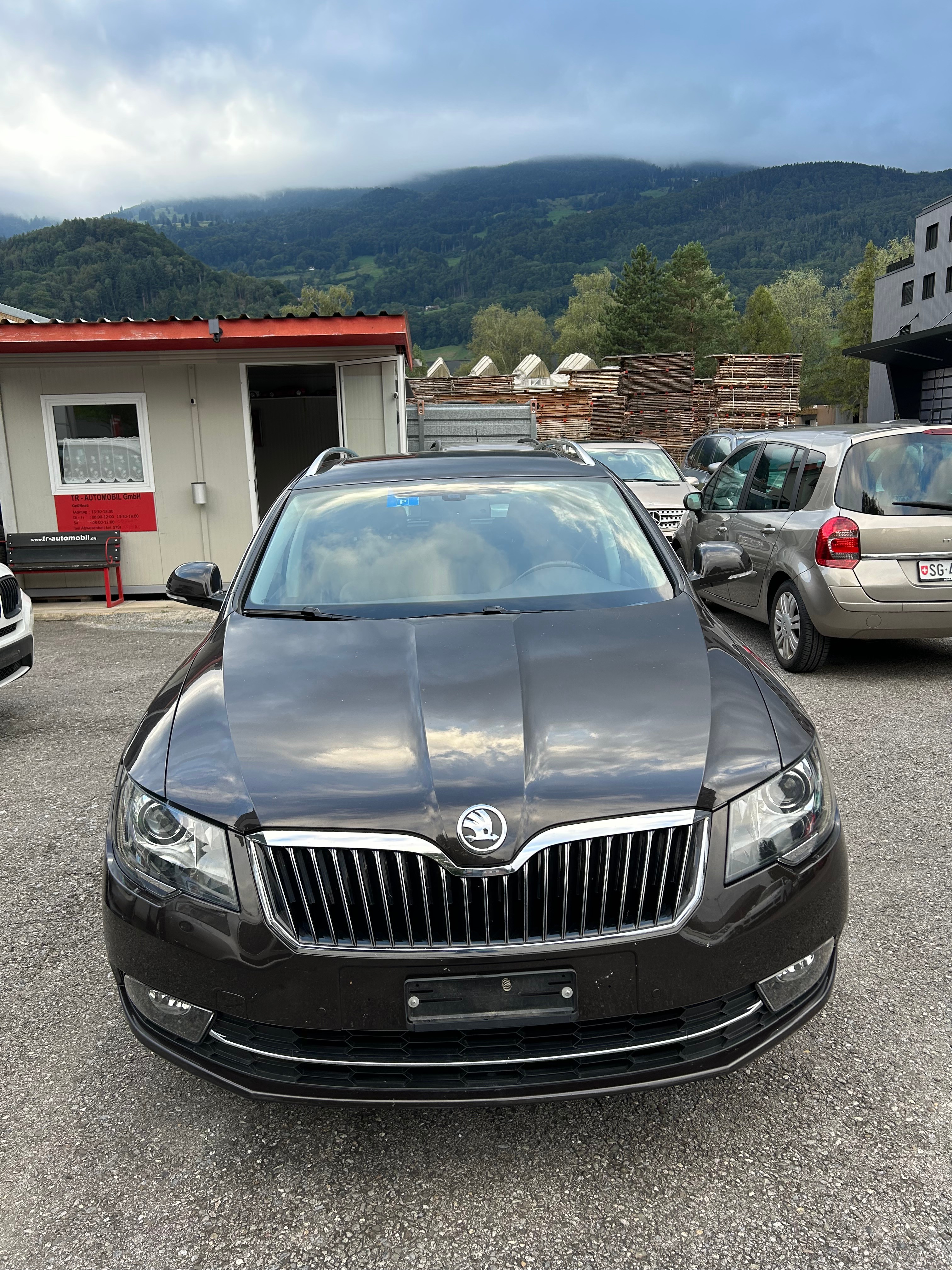 SKODA Superb Combi 2.0 TDi Laurin & Klement 4x4 DSG