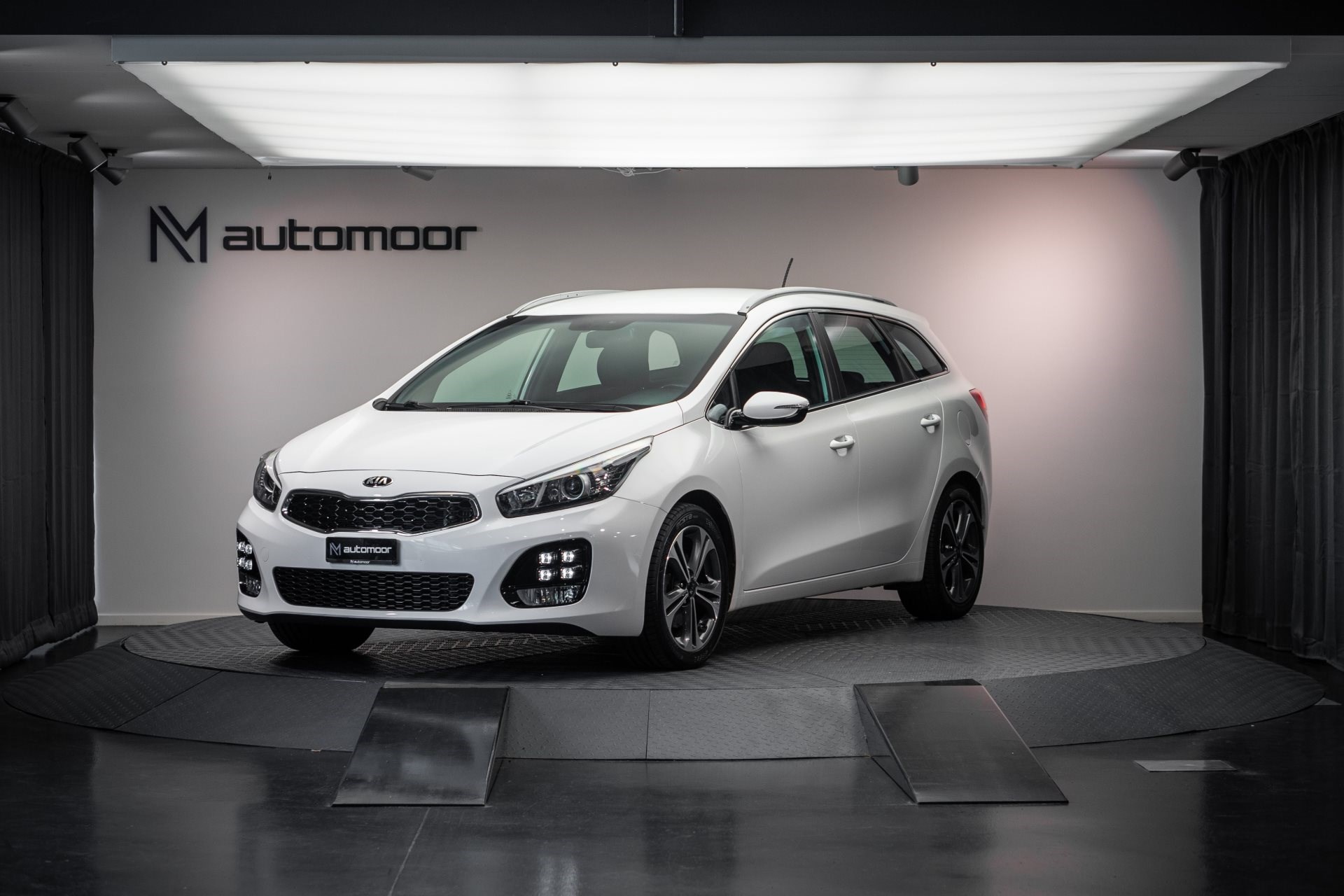 KIA CEED Sportswagon 1.6 CRDi GT Line Trend DCT