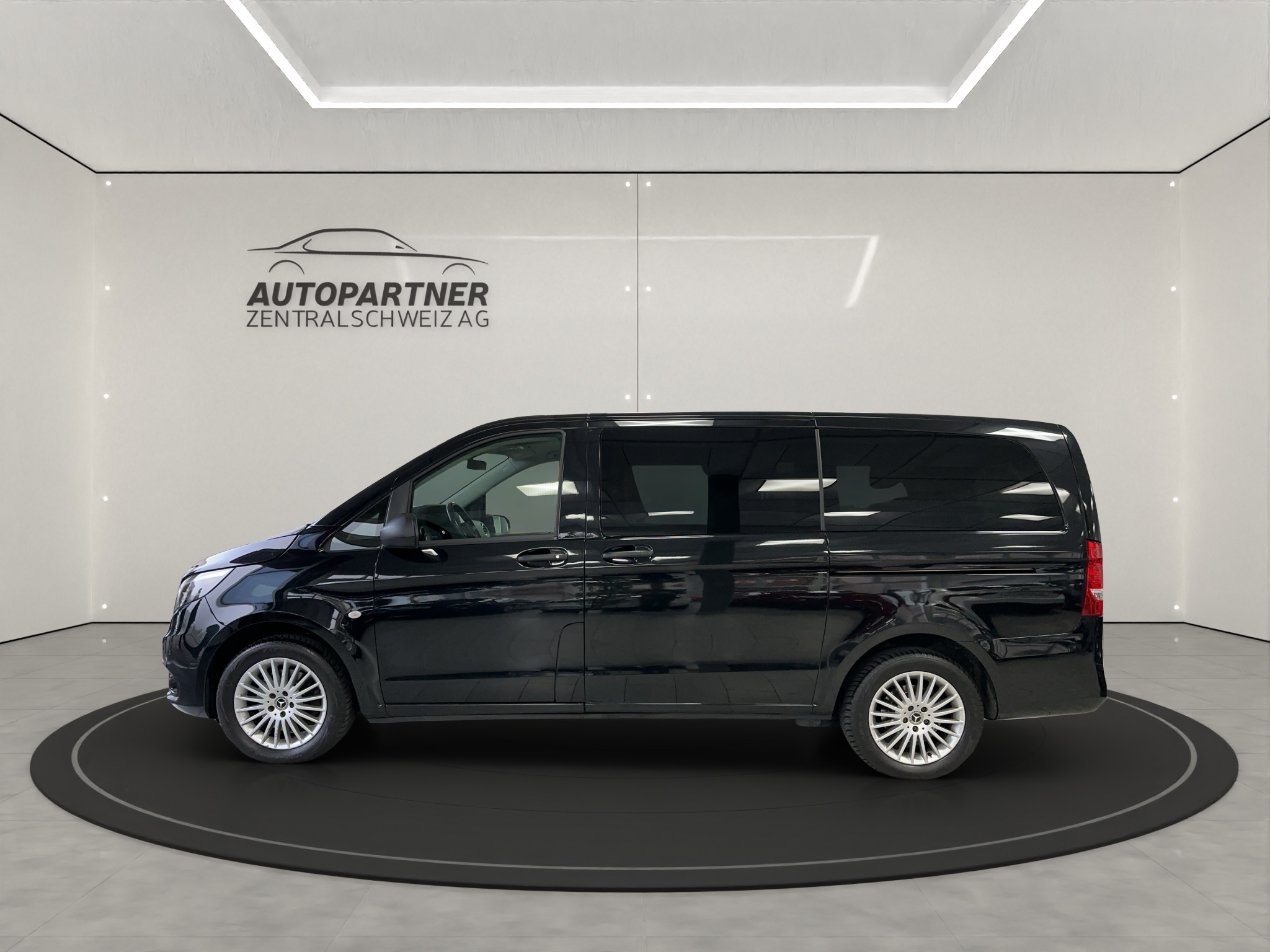 MERCEDES-BENZ Vito 116 CDI Lang Select Tourer 4Matic 9G-Tronic