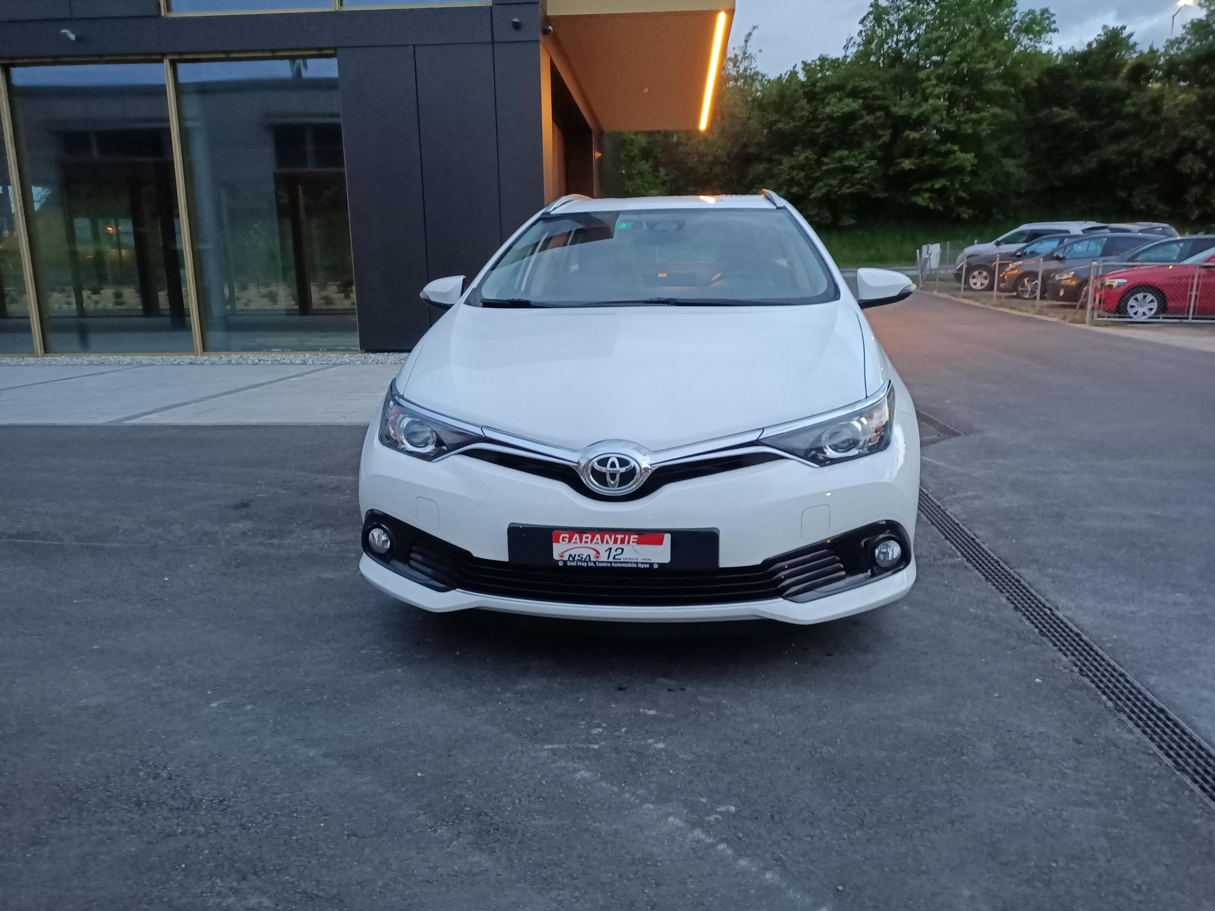 TOYOTA Auris Touring Sports 1.2 Turbo Luna