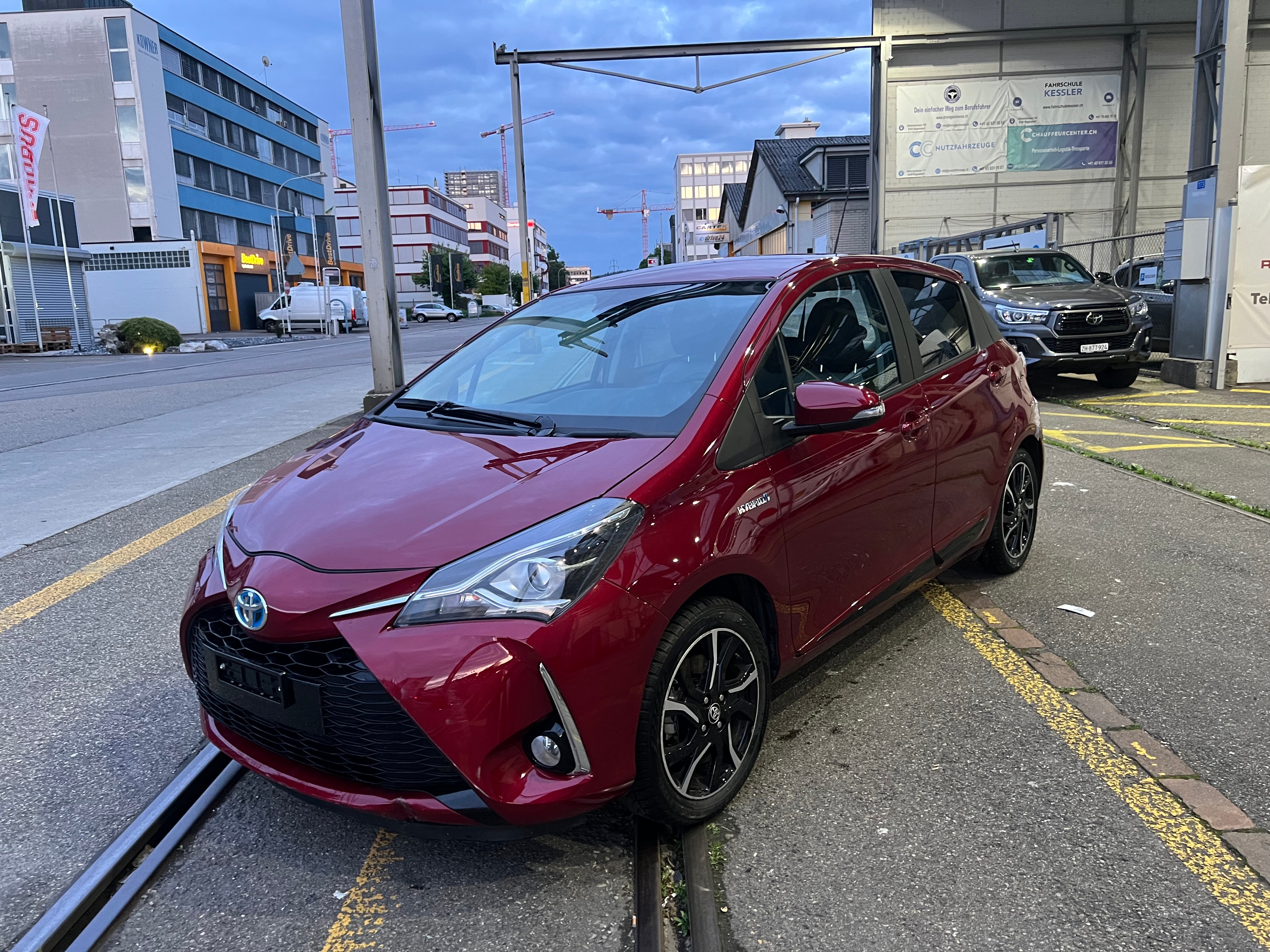 TOYOTA Yaris 1.5 VVT-i Hybrid Comfort e-CVT