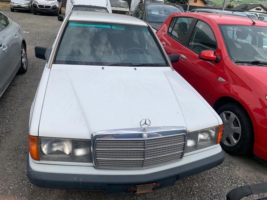 MERCEDES-BENZ 190 E 2.3