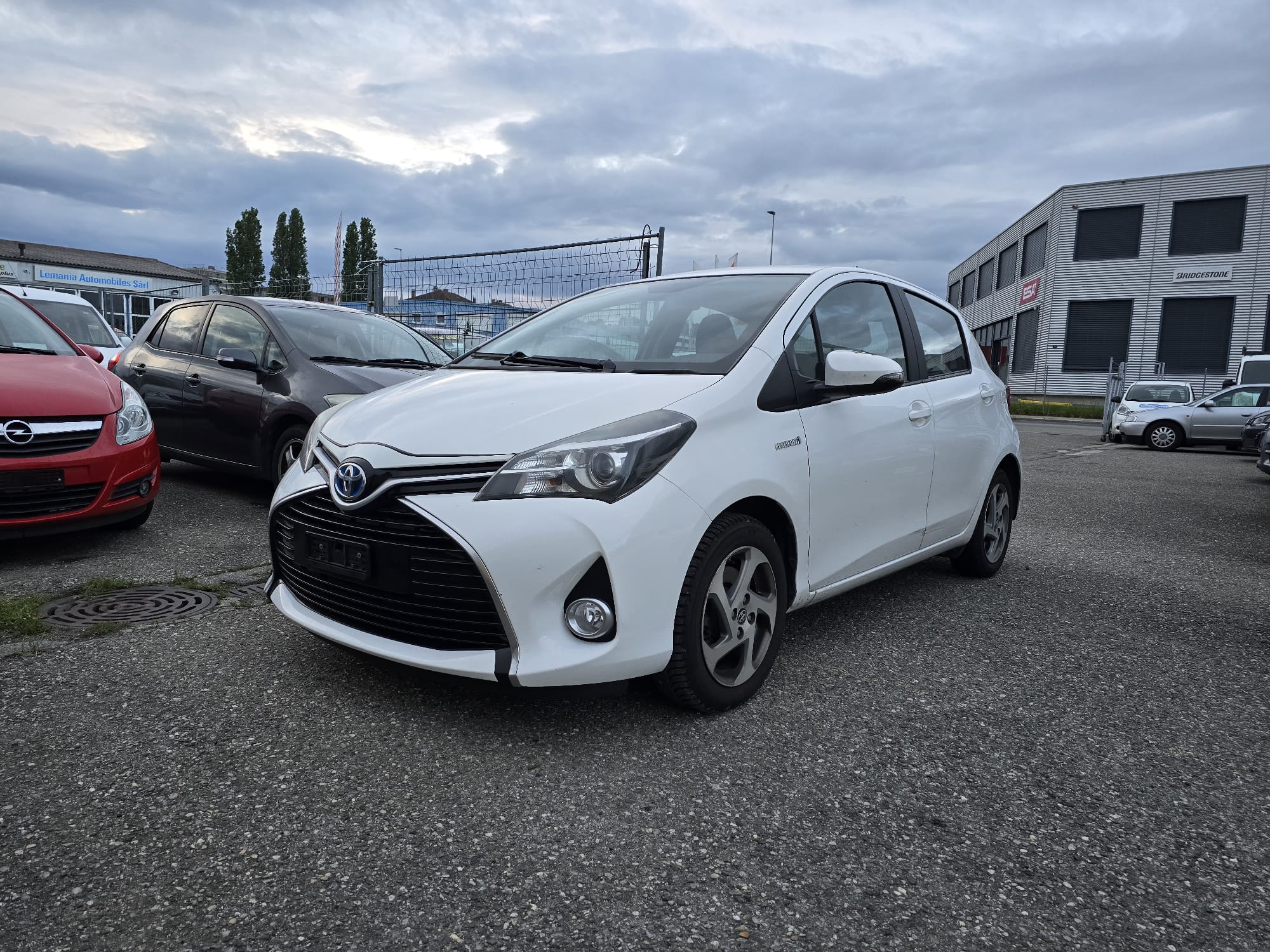 TOYOTA Yaris 1.5 VVT-i Hybrid Style e-CVT