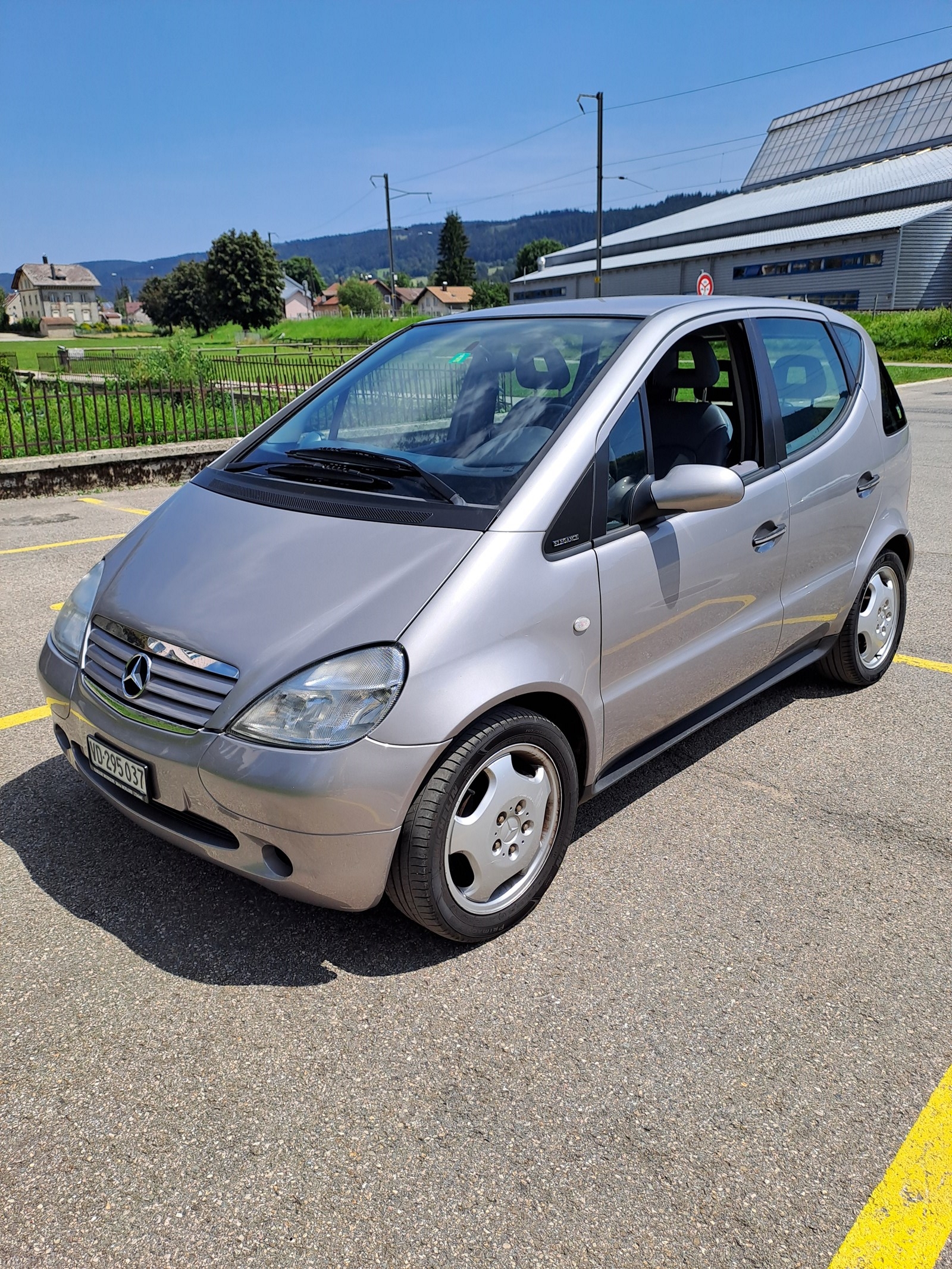 MERCEDES-BENZ A 190 Elégance