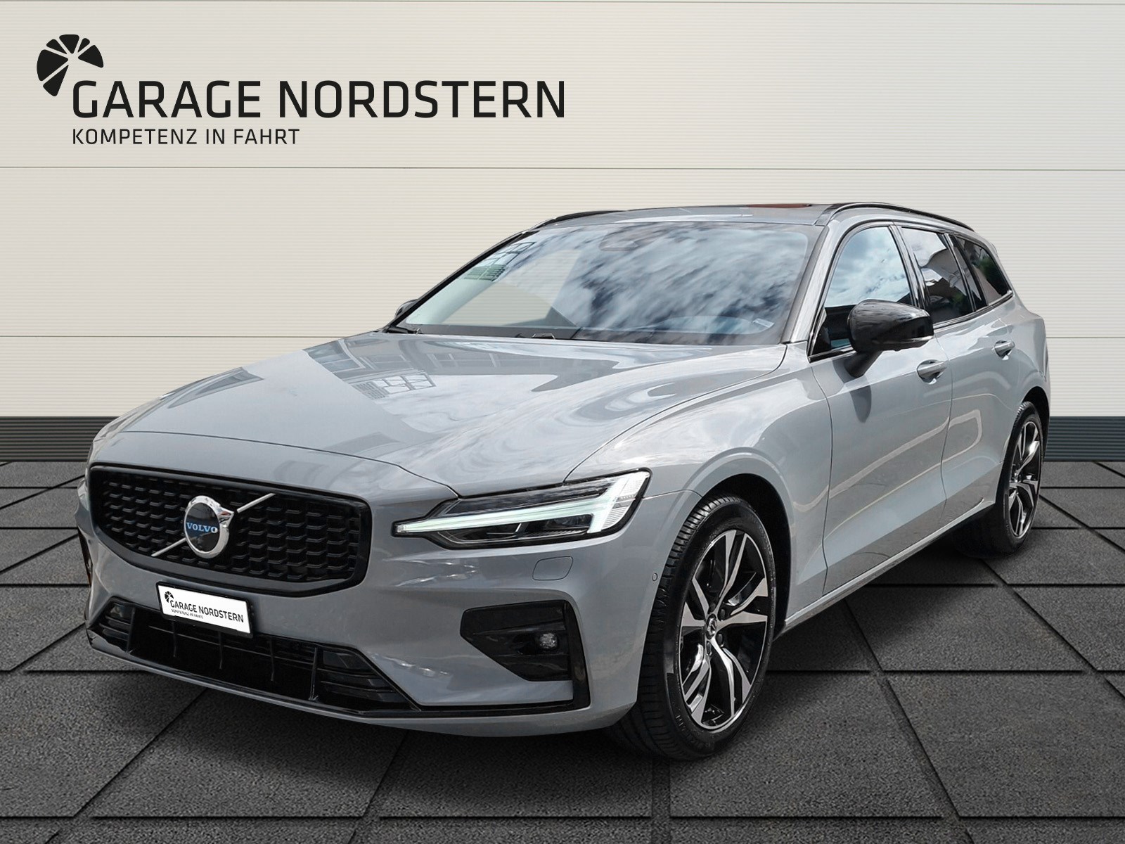 VOLVO V60 2.0 B4 Ultra Dark for Business