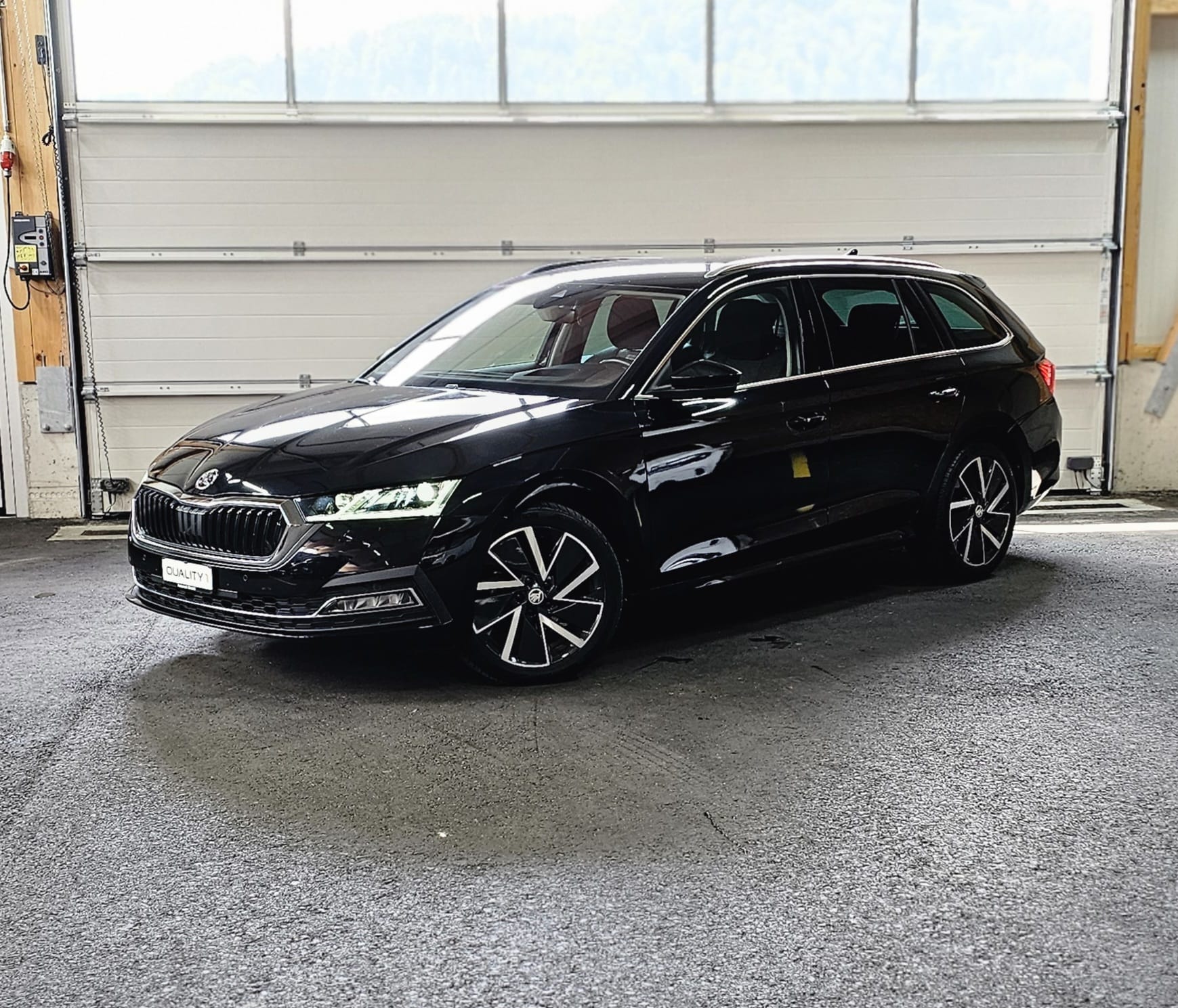 SKODA Octavia Combi 1.5 TSI mHEV DSG Ambition CH-FAHRZEUG *MIT AHK*