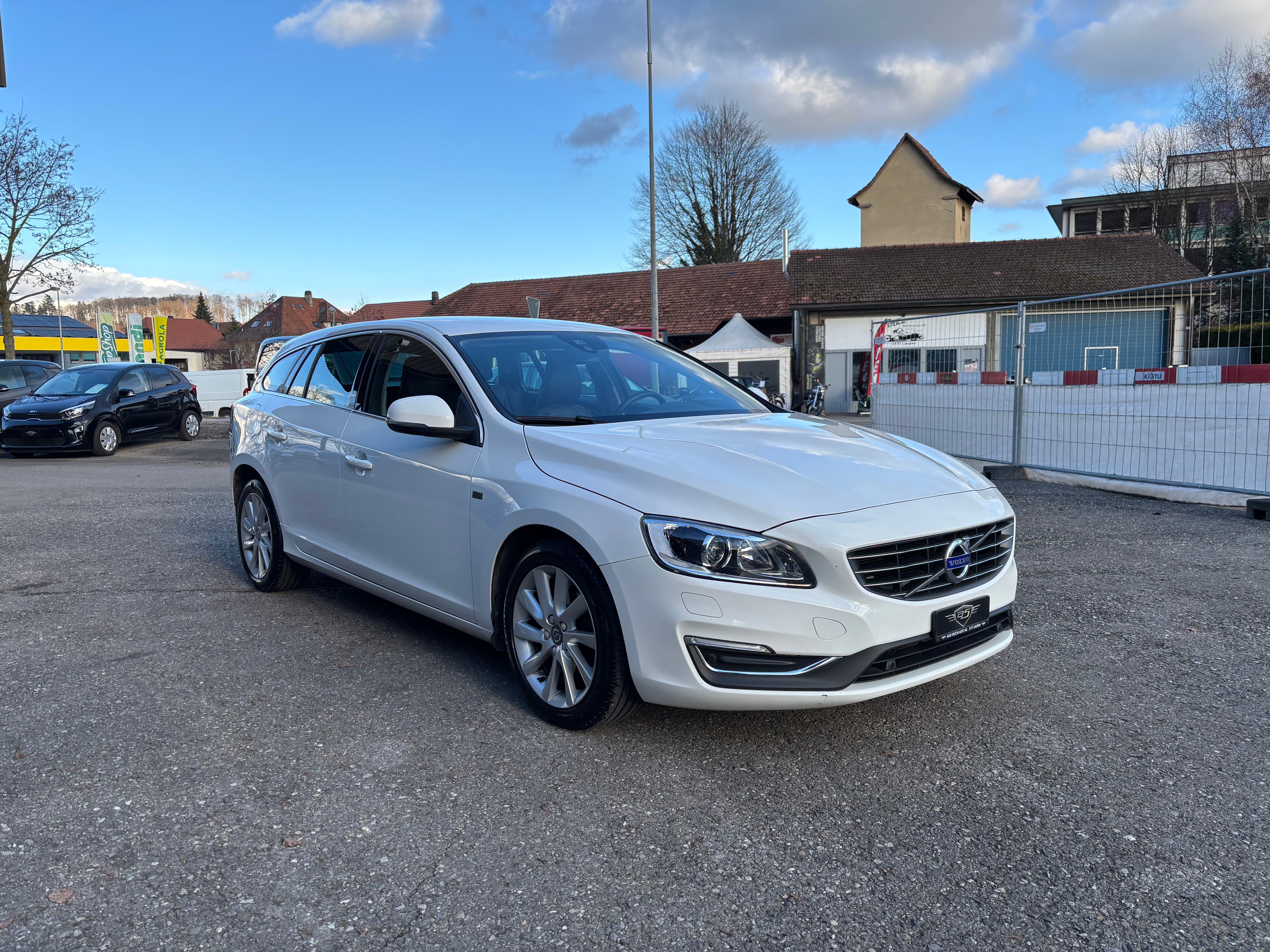 VOLVO V60 D2 Summum Geartronic