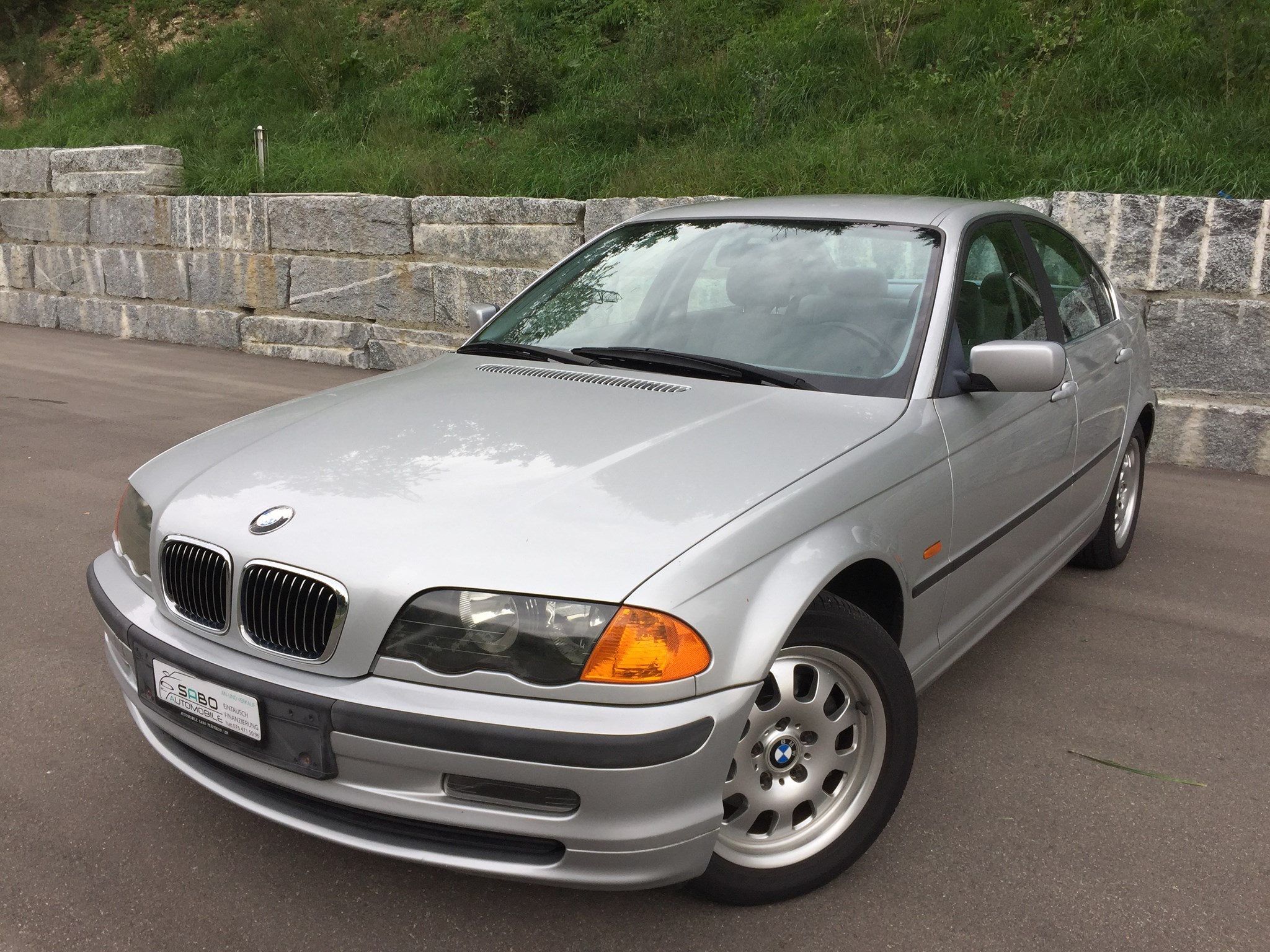 BMW 320i