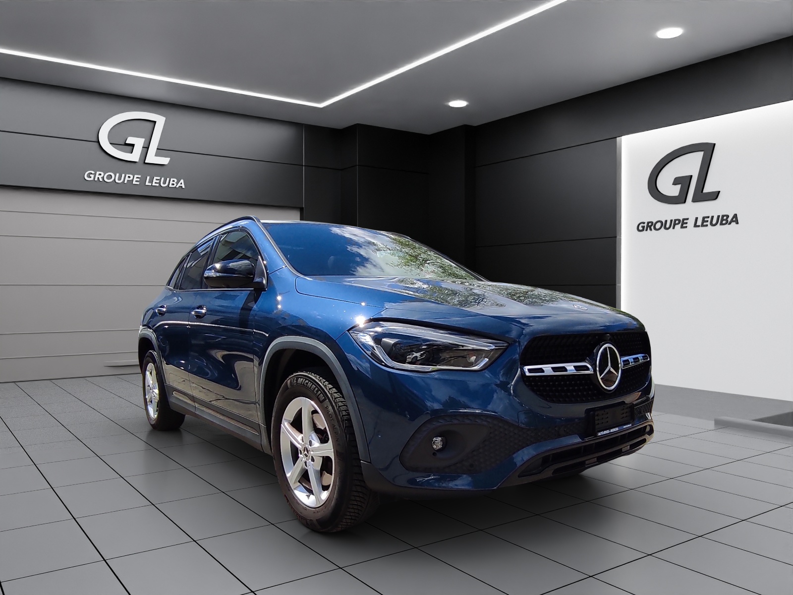 MERCEDES-BENZ GLA 200 Progressive