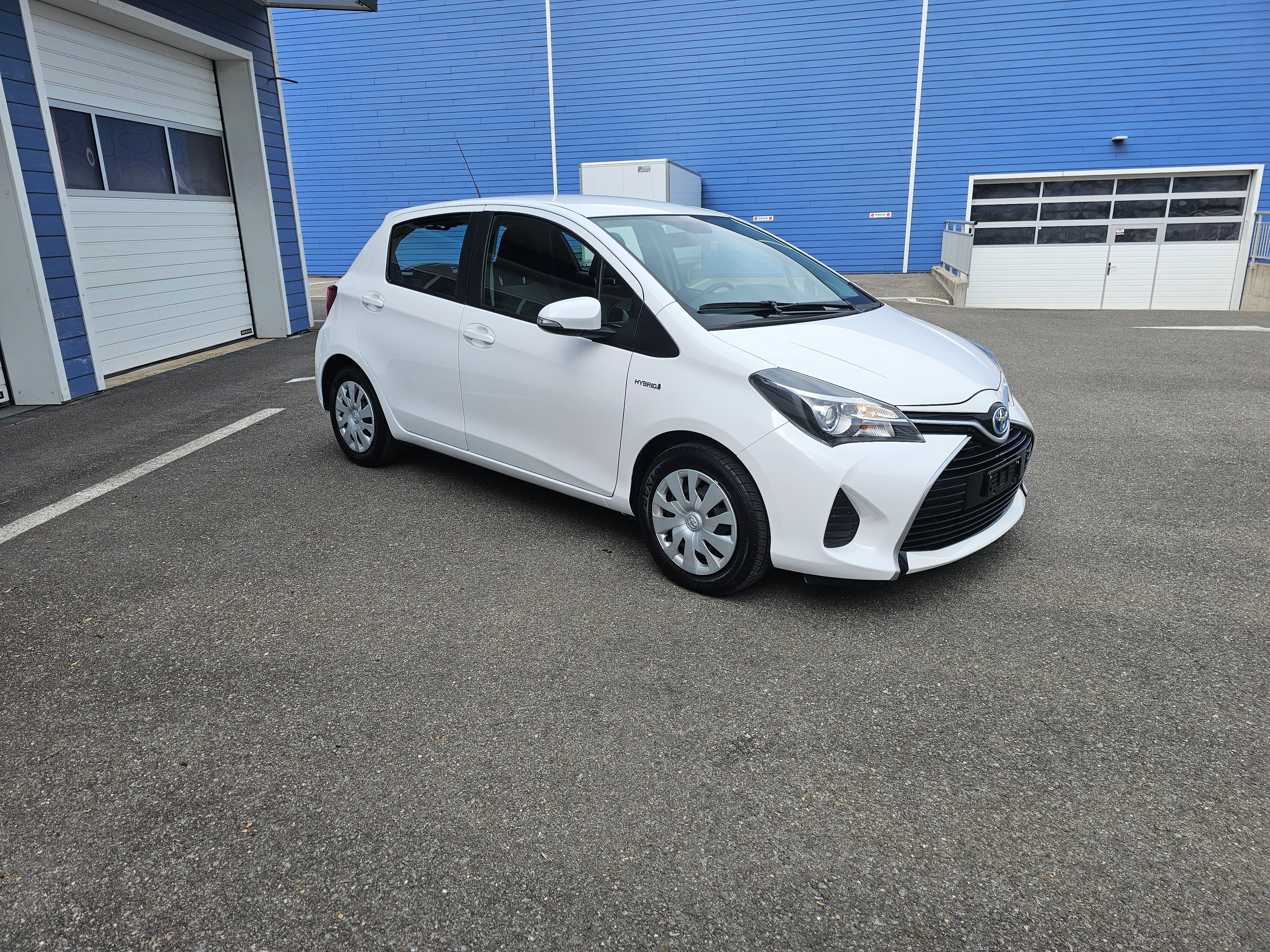 TOYOTA Yaris 1.5 VVT-i Hybrid Luna e-CVT