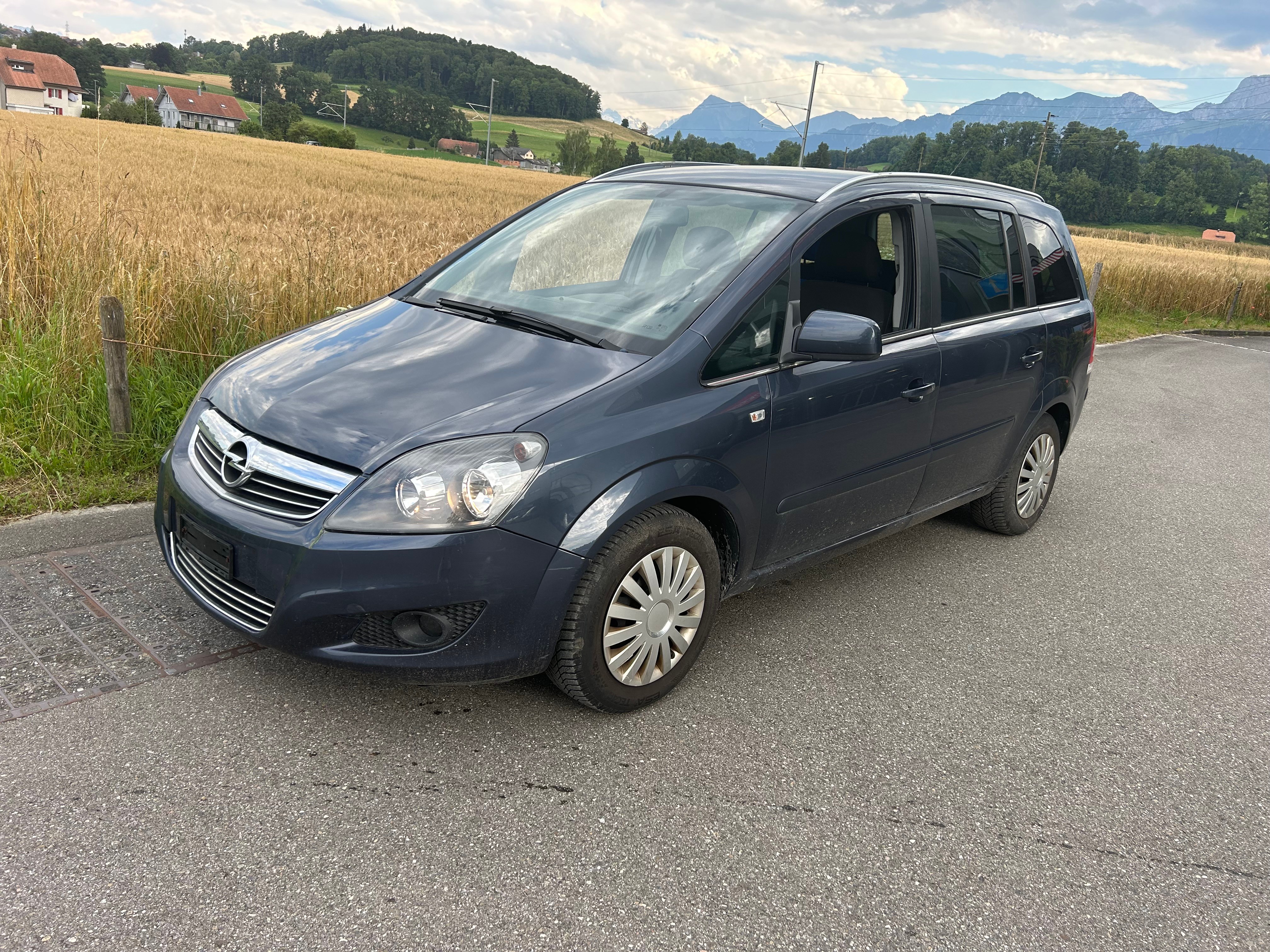 OPEL Zafira 1.8i 16V Cosmo