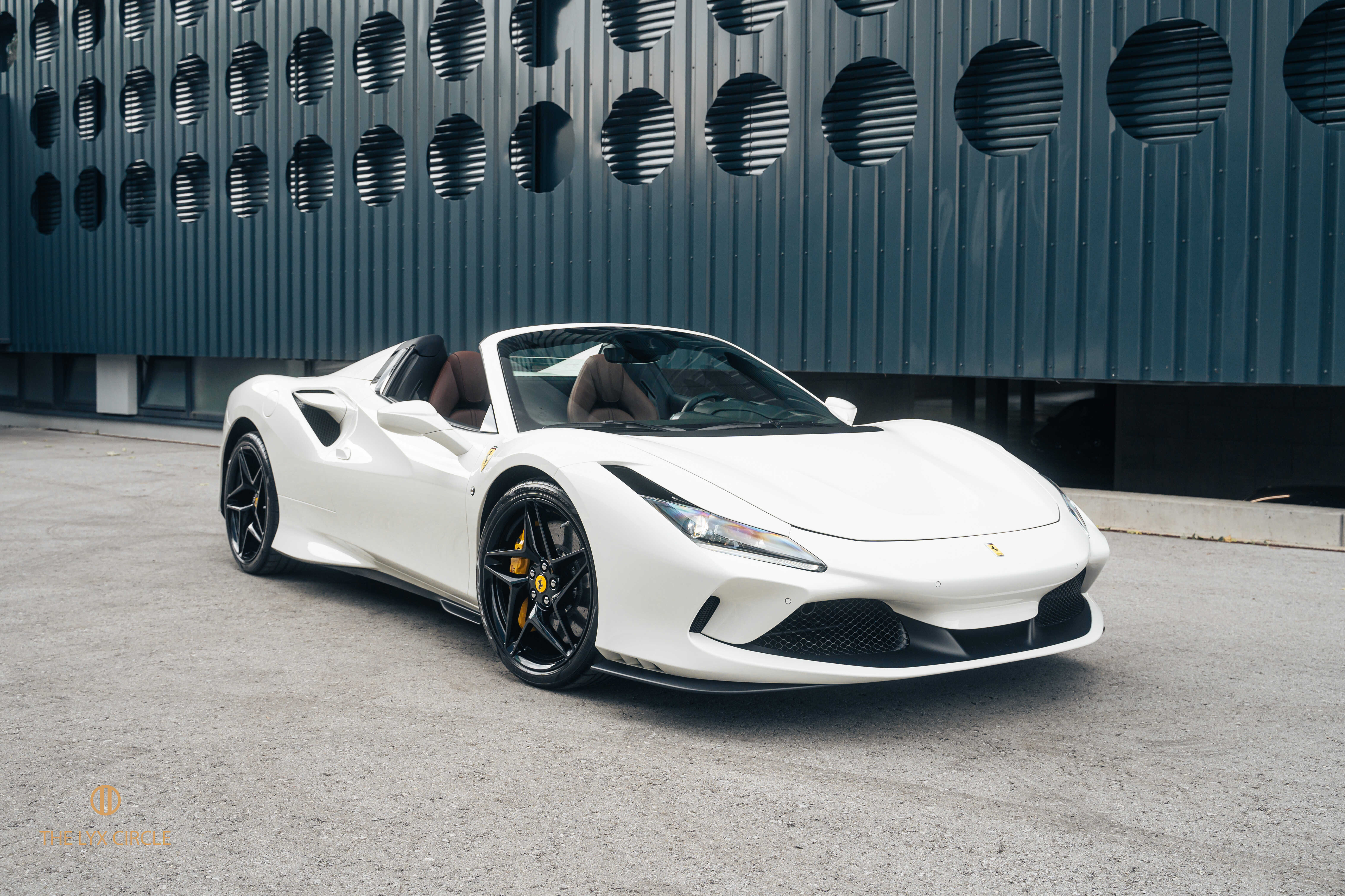 FERRARI F8 Spider