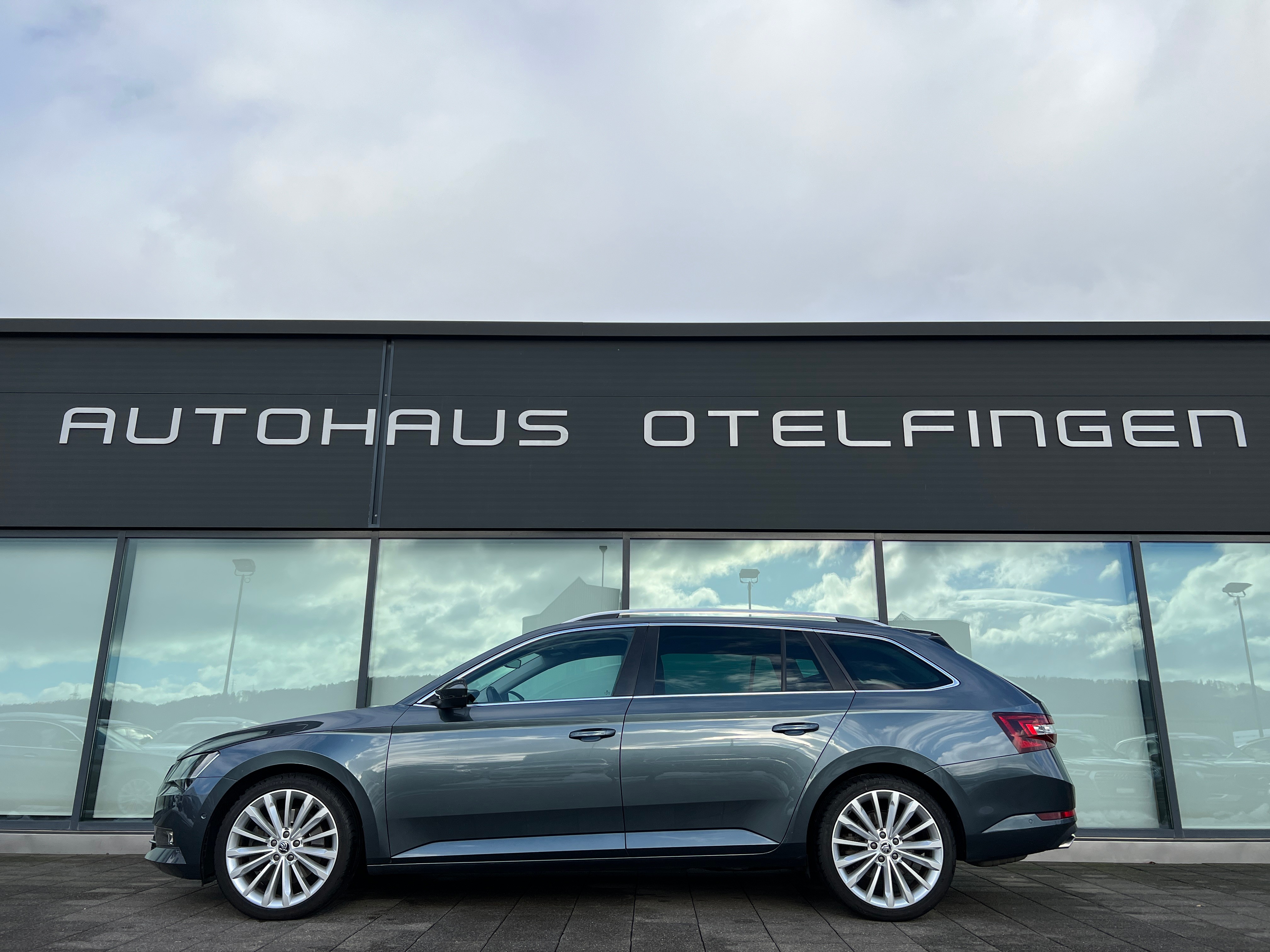 SKODA Superb Combi 2.0 TSI Style DSG 4x4