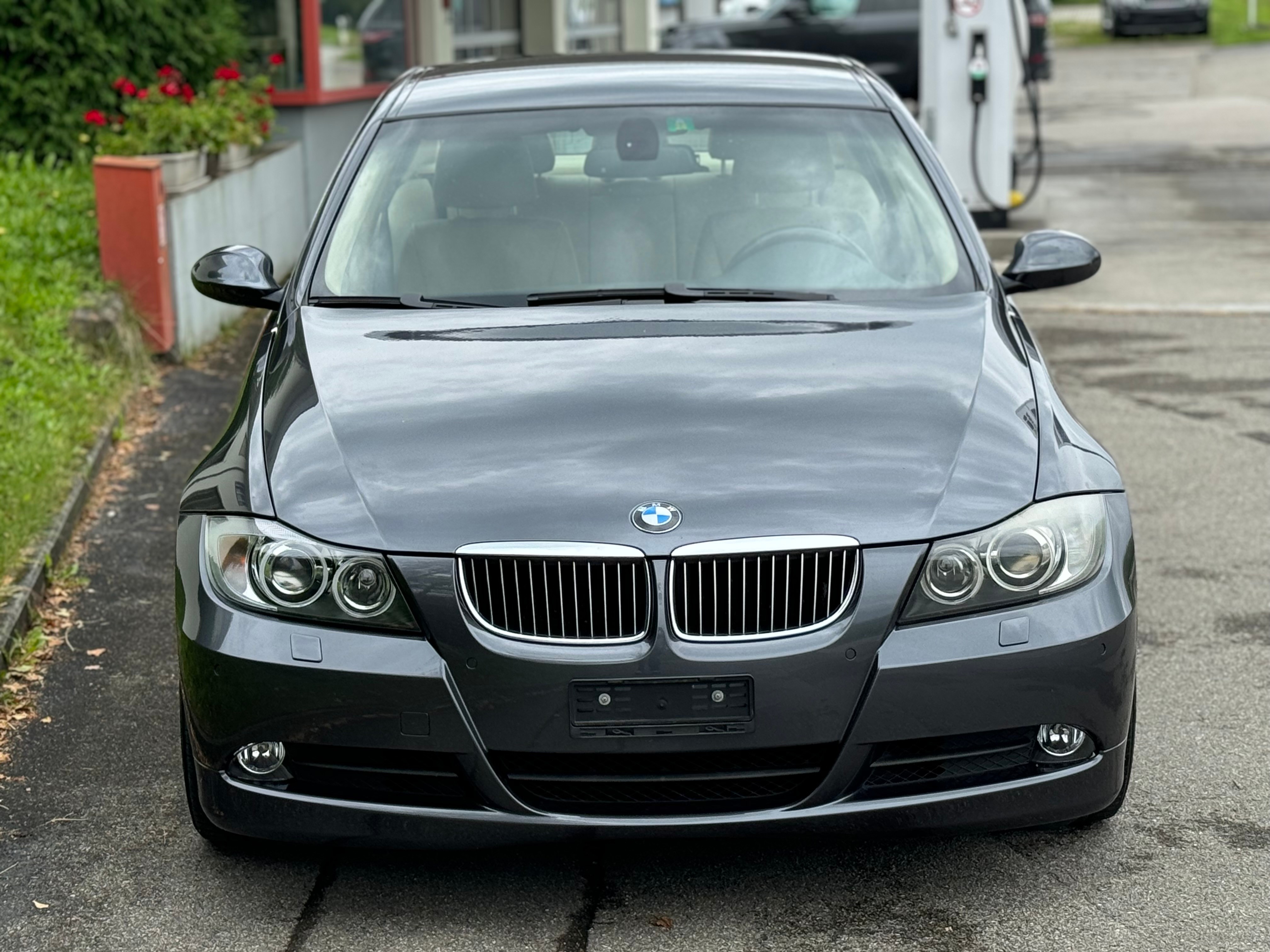 BMW 325i