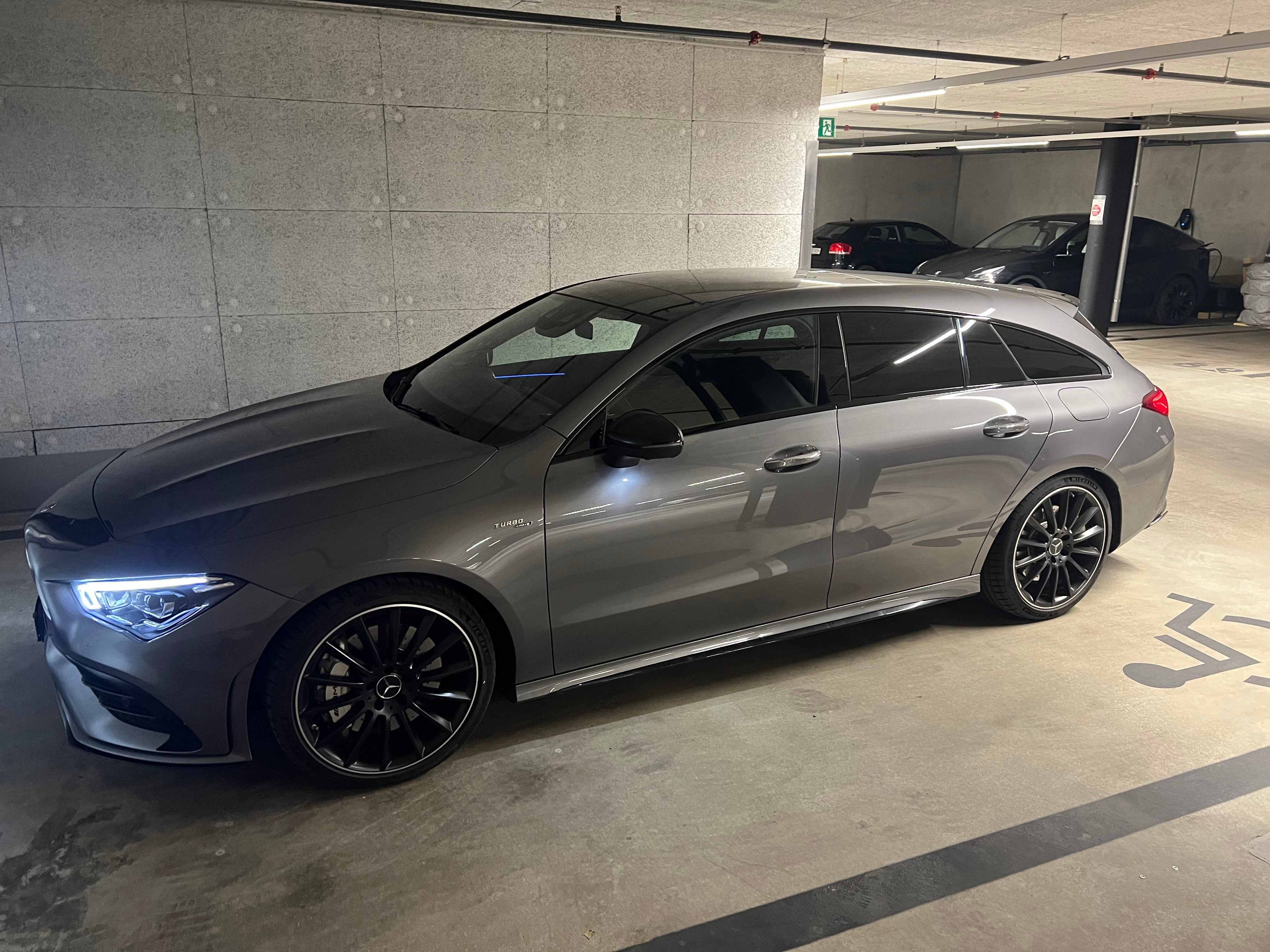 MERCEDES-BENZ CLA Shooting Brake 35 AMG 4Matic 7G-DCT