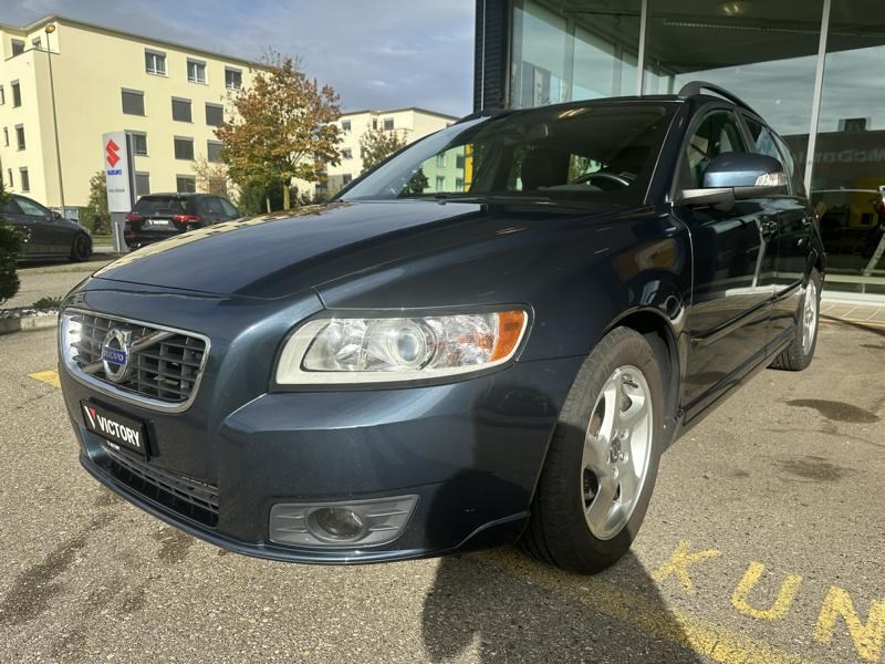 VOLVO V50 D2 Momentum 6G 1.6 114 PS