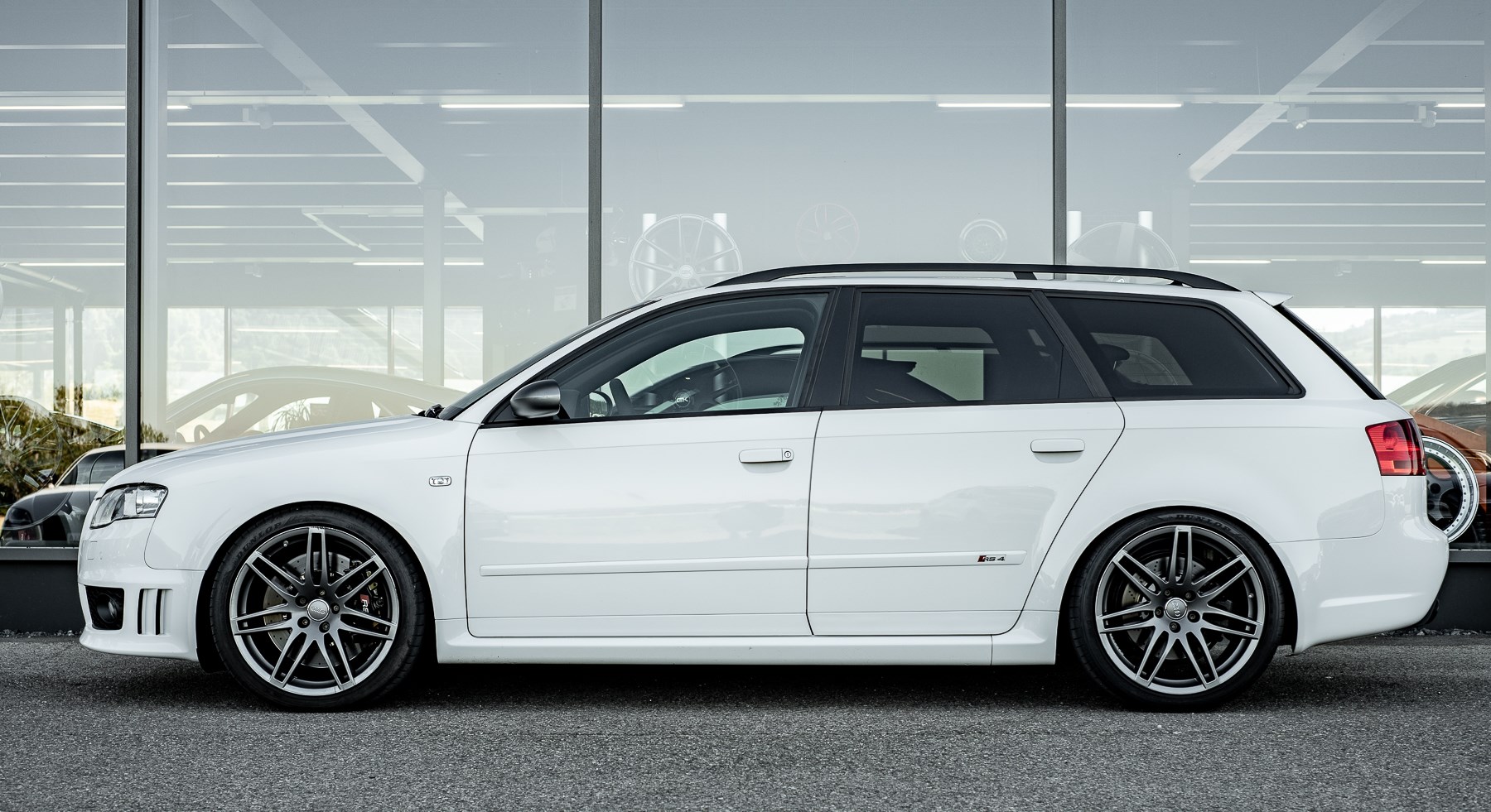 AUDI RS4 Avant 4.2 V8 quattro *EDITION WHITE* *LEASING-CREDIT*